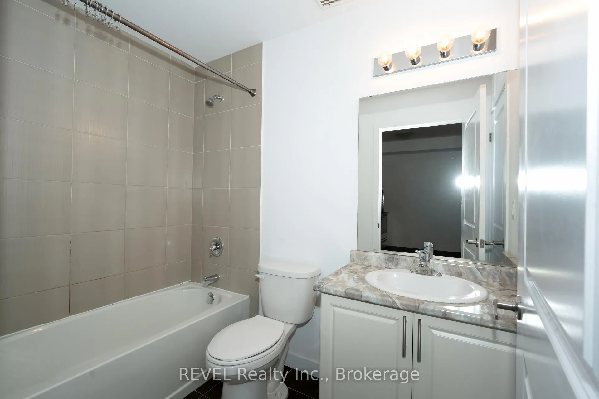 Photo 22 of Unit 228, 101 Shoreview Place, Hamilton, Lakeshore — HOMEH