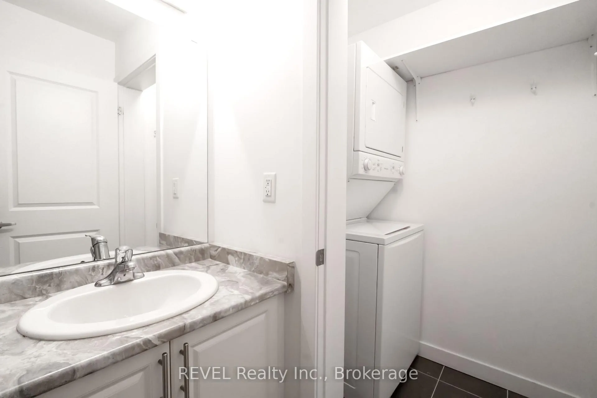 Photo 23 of Unit 228, 101 Shoreview Place, Hamilton, Lakeshore — HOMEH