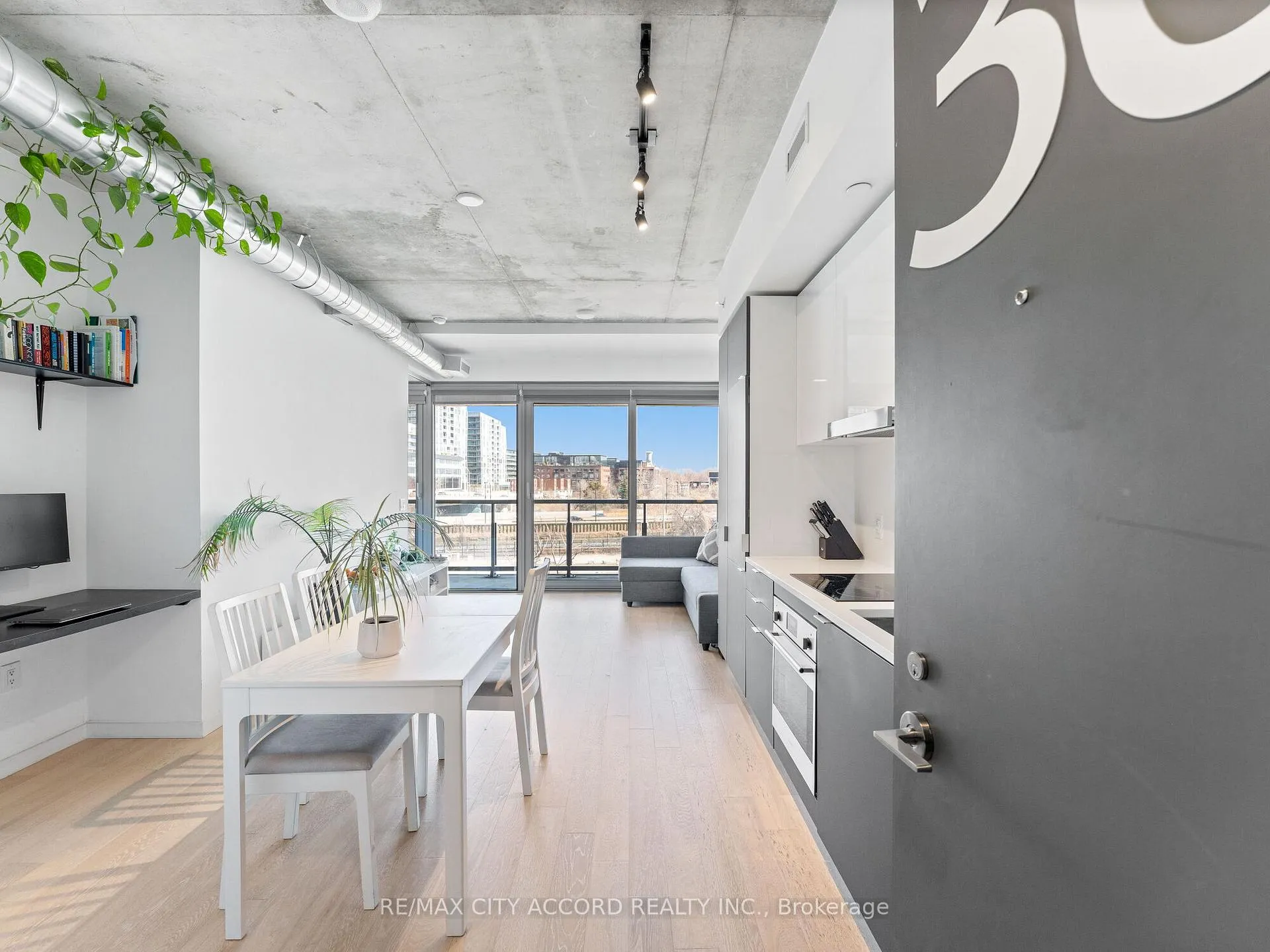 Photo 3 of Unit 305, 170 Bayview Avenue, Toronto, Moss Park — HOMEH