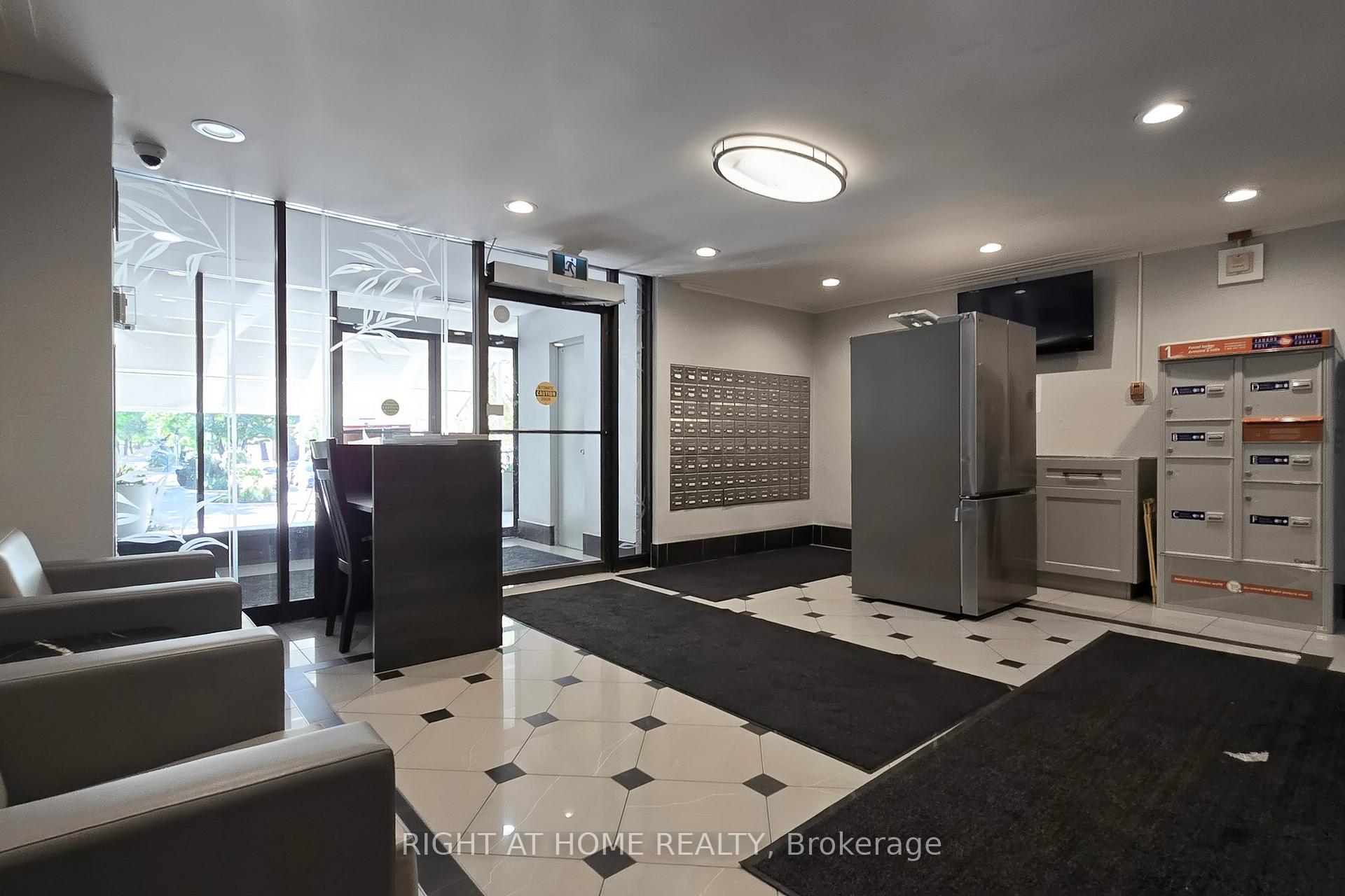 Photo 3 of Unit 320, 16 Elgin Street, Markham, Thornhill — HOMEH