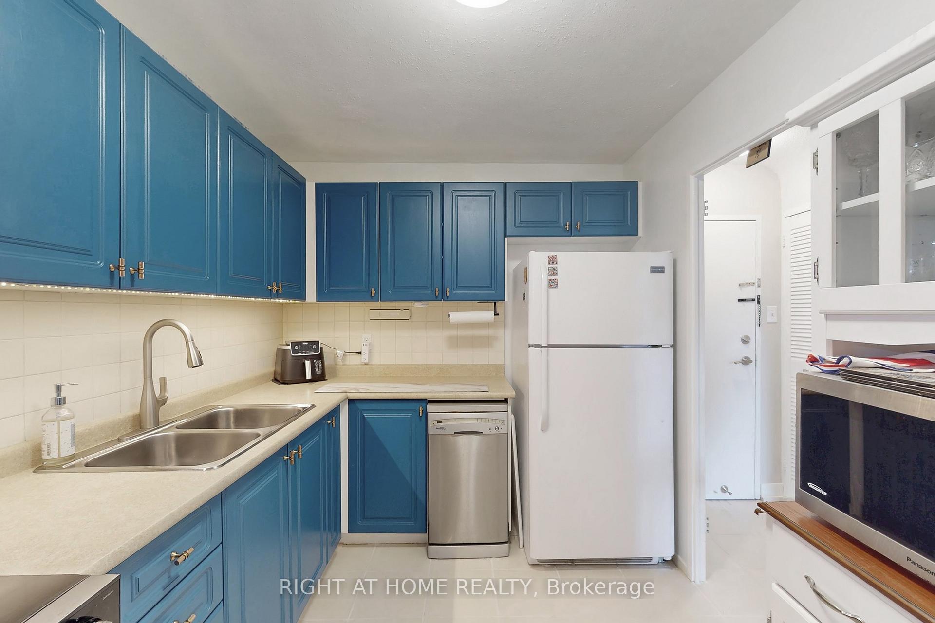 Photo 12 of Unit 320, 16 Elgin Street, Markham, Thornhill — HOMEH