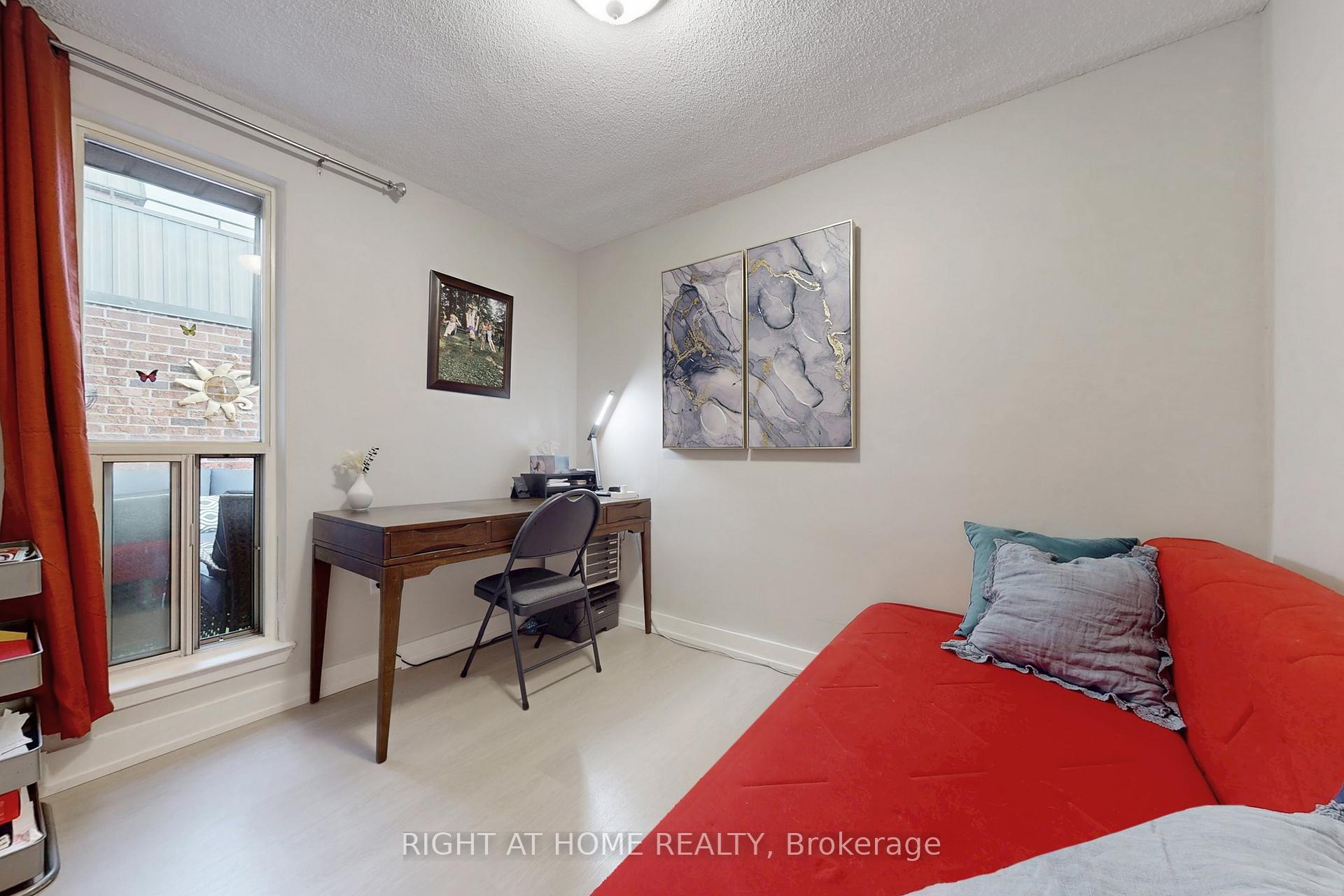 Photo 13 of Unit 320, 16 Elgin Street, Markham, Thornhill — HOMEH