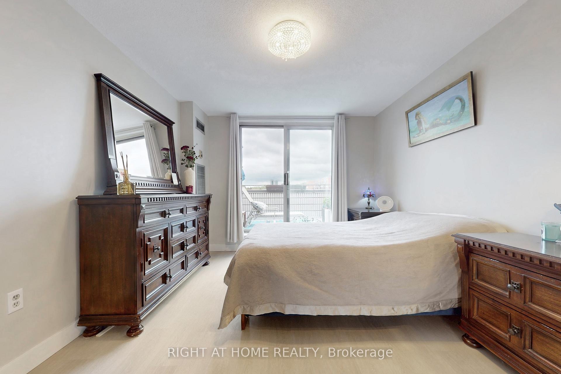 Photo 16 of Unit 320, 16 Elgin Street, Markham, Thornhill — HOMEH