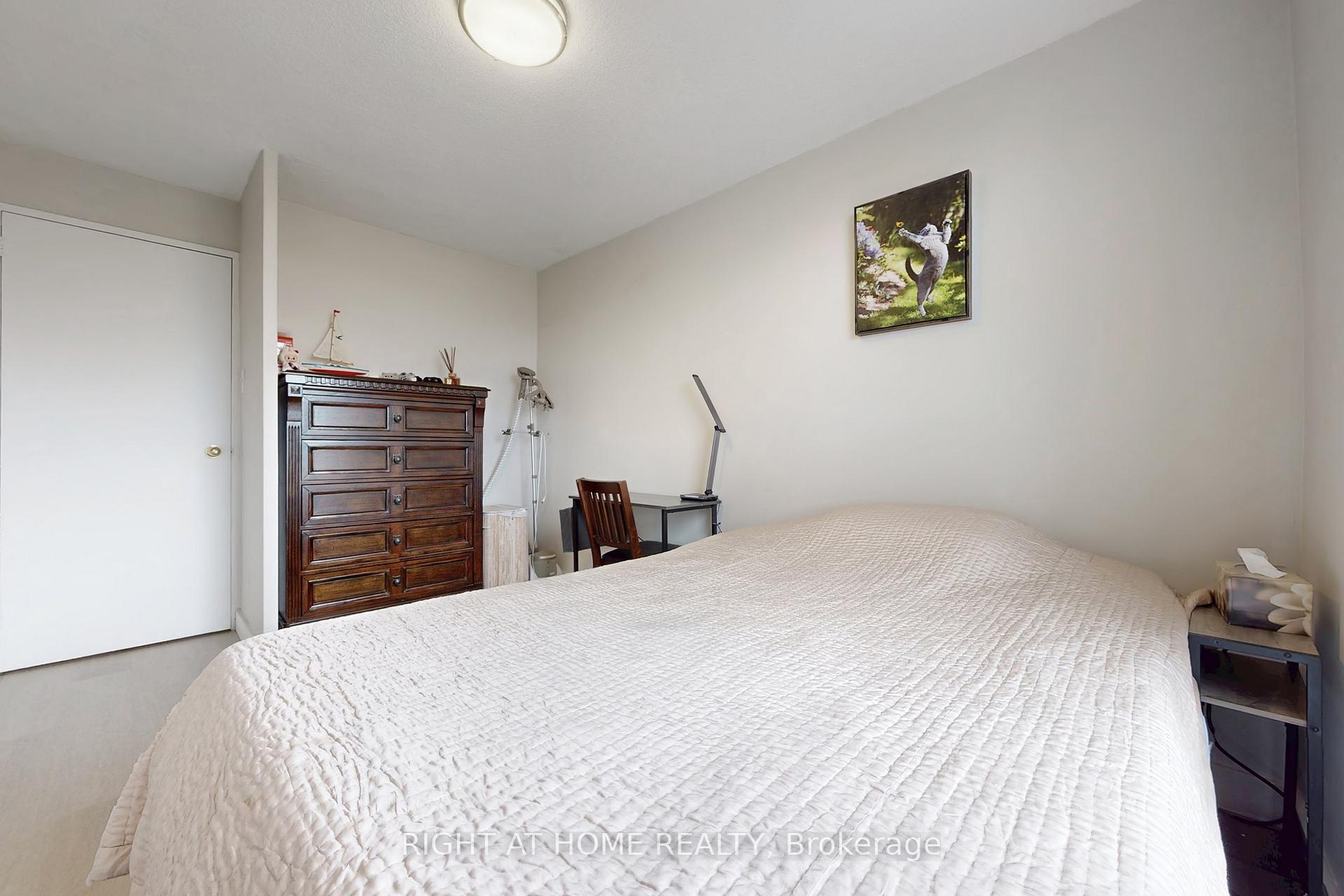 Photo 18 of Unit 320, 16 Elgin Street, Markham, Thornhill — HOMEH