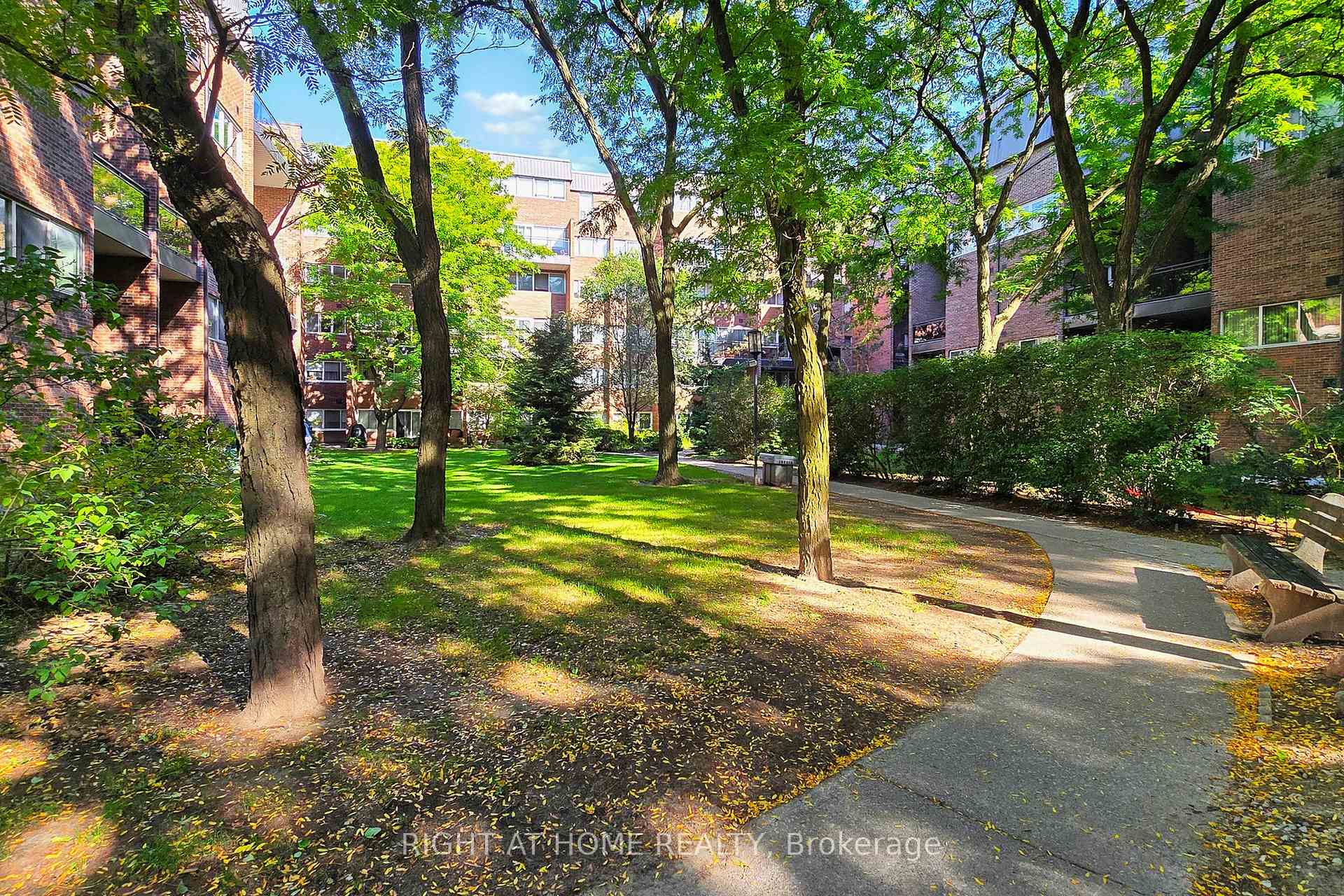 Photo 33 of Unit 320, 16 Elgin Street, Markham, Thornhill — HOMEH