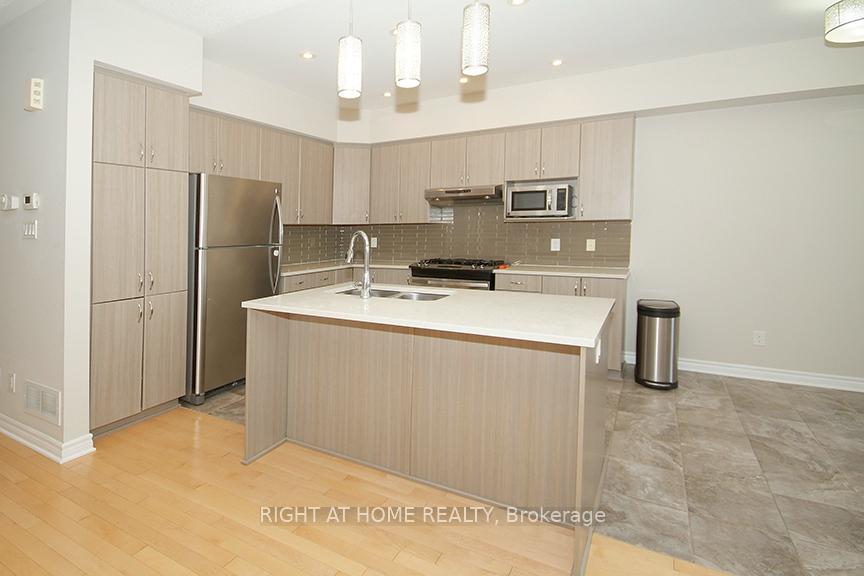 Photo 2 of 132 Mattingly Way, Ottawa, Riverside South/Gloucester Glen — HOMEH