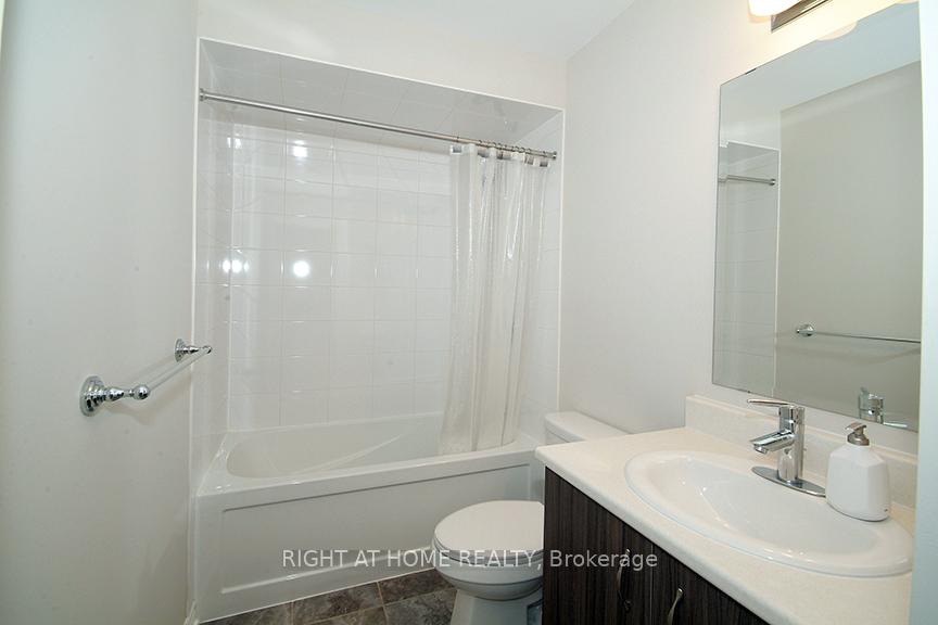 Photo 16 of 132 Mattingly Way, Ottawa, Riverside South/Gloucester Glen — HOMEH