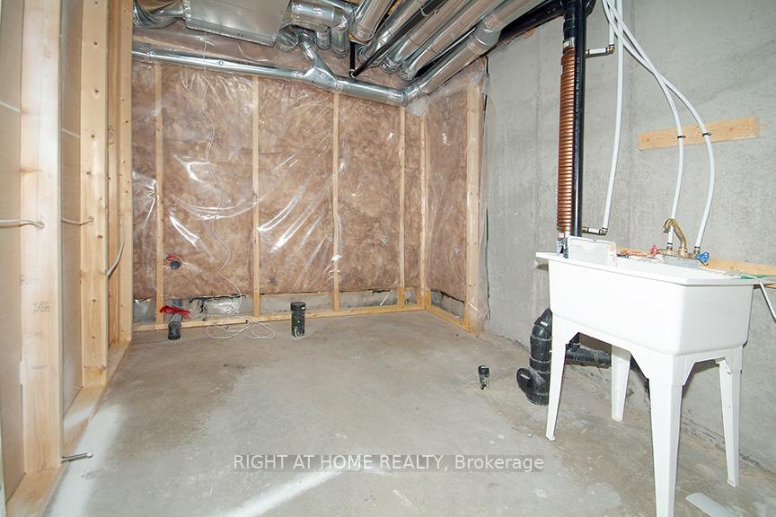 Photo 17 of 132 Mattingly Way, Ottawa, Riverside South/Gloucester Glen — HOMEH