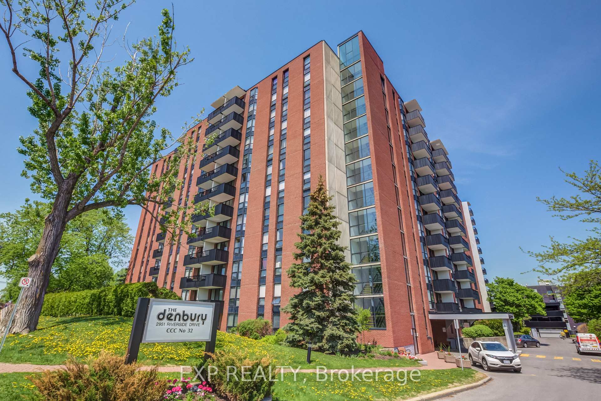 Photo 3 of Unit 211, 2951 Riverside Drive, Ottawa, Mooneys Bay/Riverside Park — HOMEH