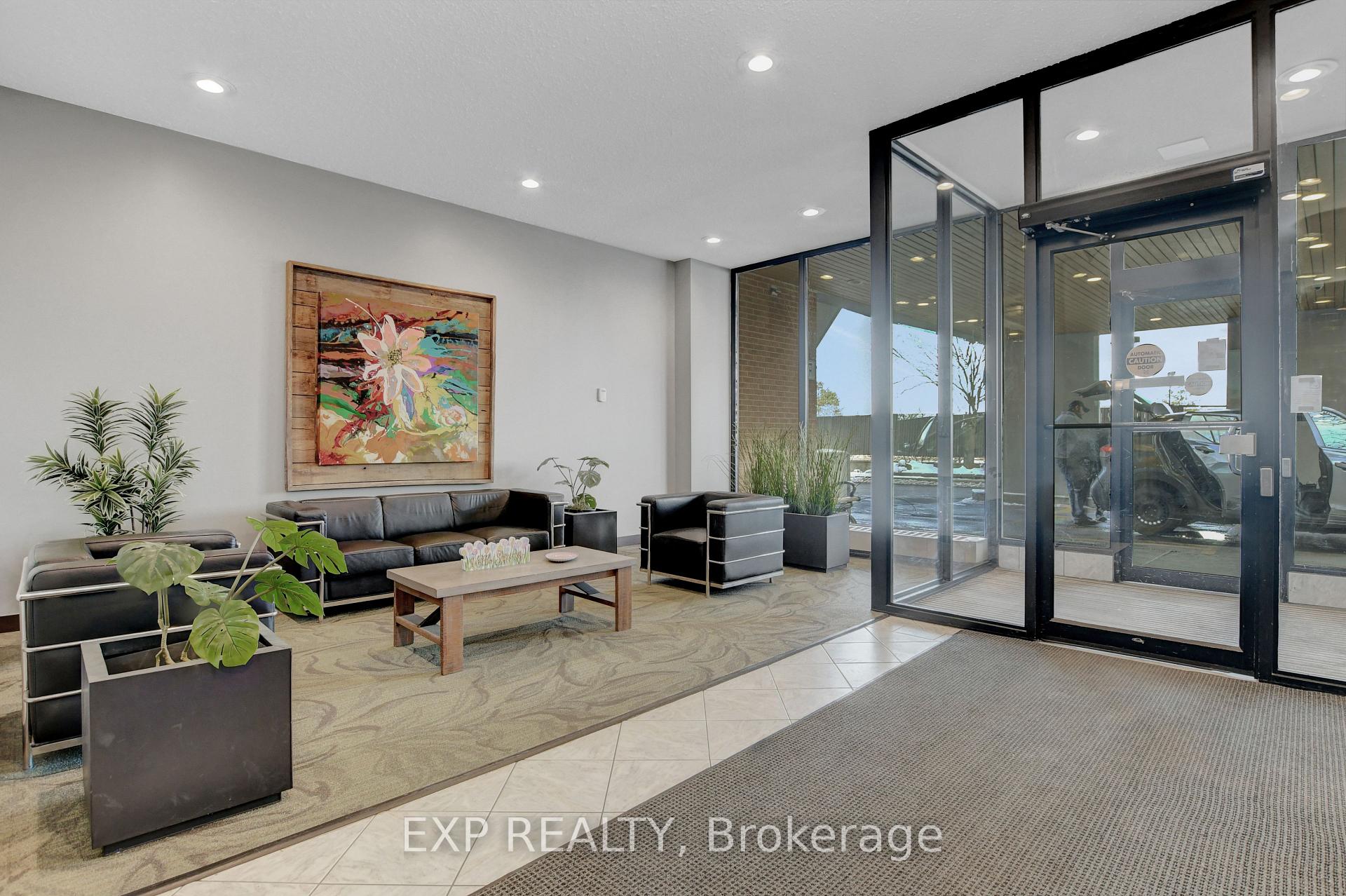 Photo 7 of Unit 211, 2951 Riverside Drive, Ottawa, Mooneys Bay/Riverside Park — HOMEH