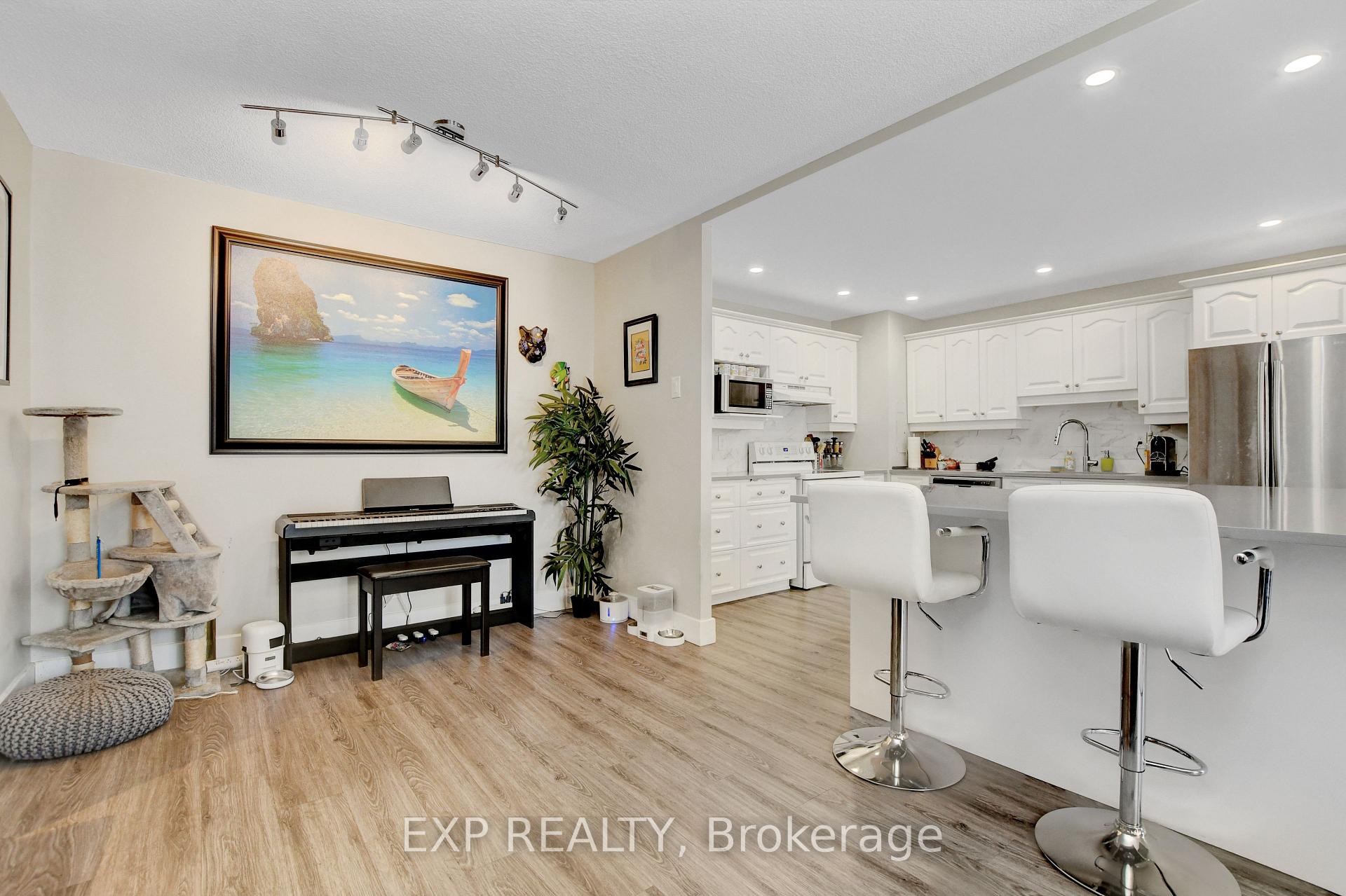 Photo 12 of Unit 211, 2951 Riverside Drive, Ottawa, Mooneys Bay/Riverside Park — HOMEH