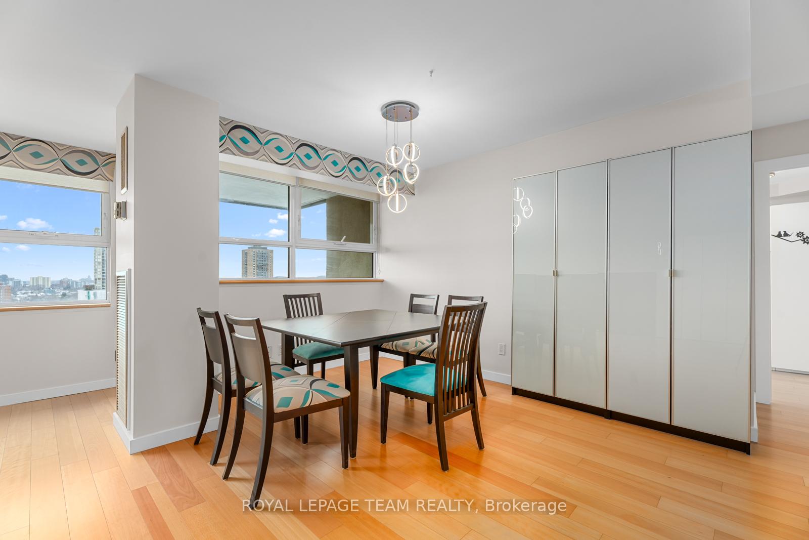 Photo 10 of Unit 1203, 555 Brittany Drive, Ottawa, Viscount Alexander Park — HOMEH