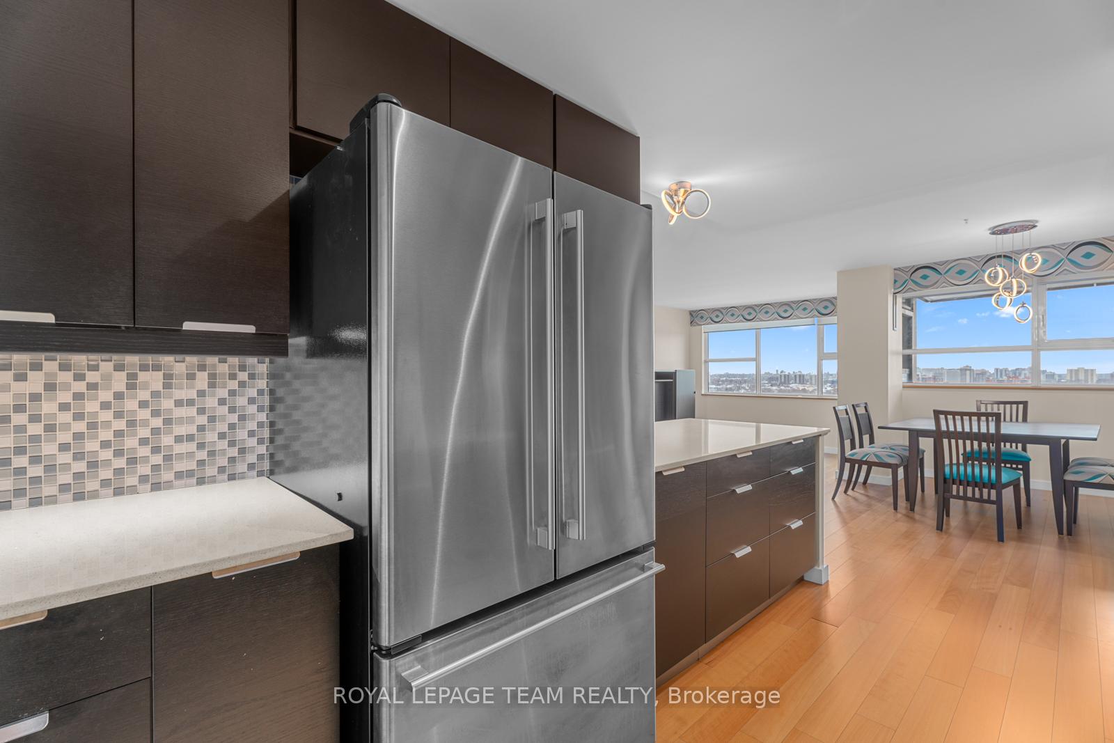 Photo 14 of Unit 1203, 555 Brittany Drive, Ottawa, Viscount Alexander Park — HOMEH