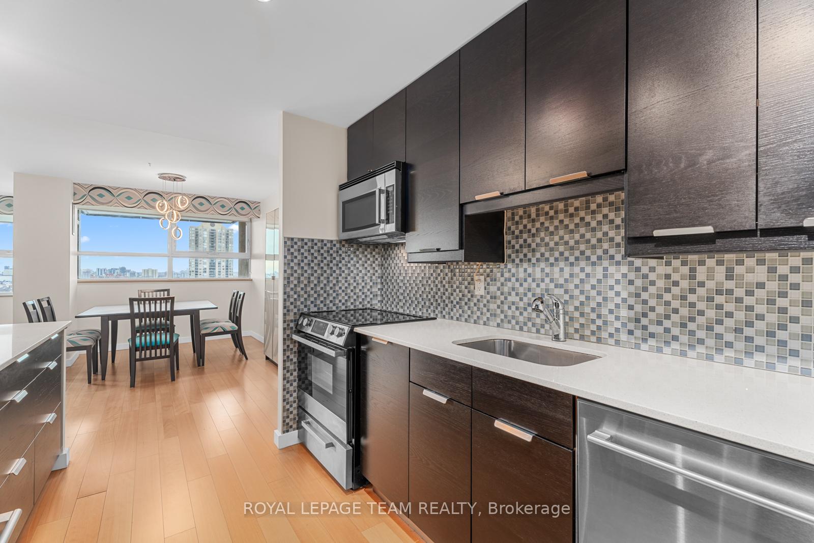 Photo 15 of Unit 1203, 555 Brittany Drive, Ottawa, Viscount Alexander Park — HOMEH