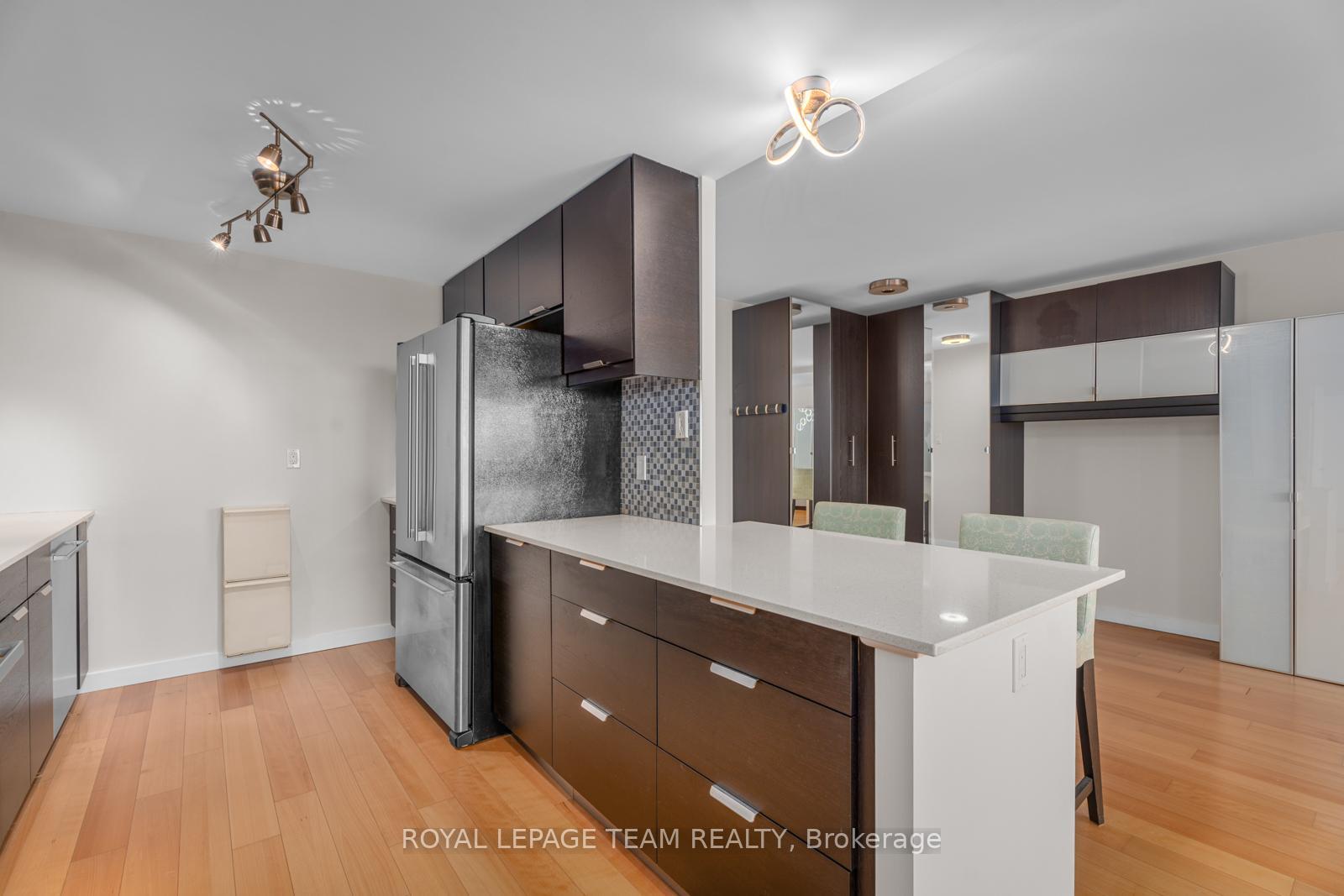 Photo 17 of Unit 1203, 555 Brittany Drive, Ottawa, Viscount Alexander Park — HOMEH