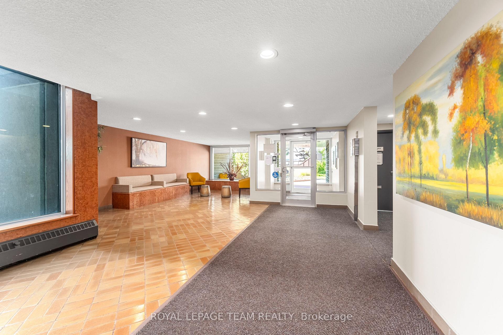 Photo 25 of Unit 1203, 555 Brittany Drive, Ottawa, Viscount Alexander Park — HOMEH