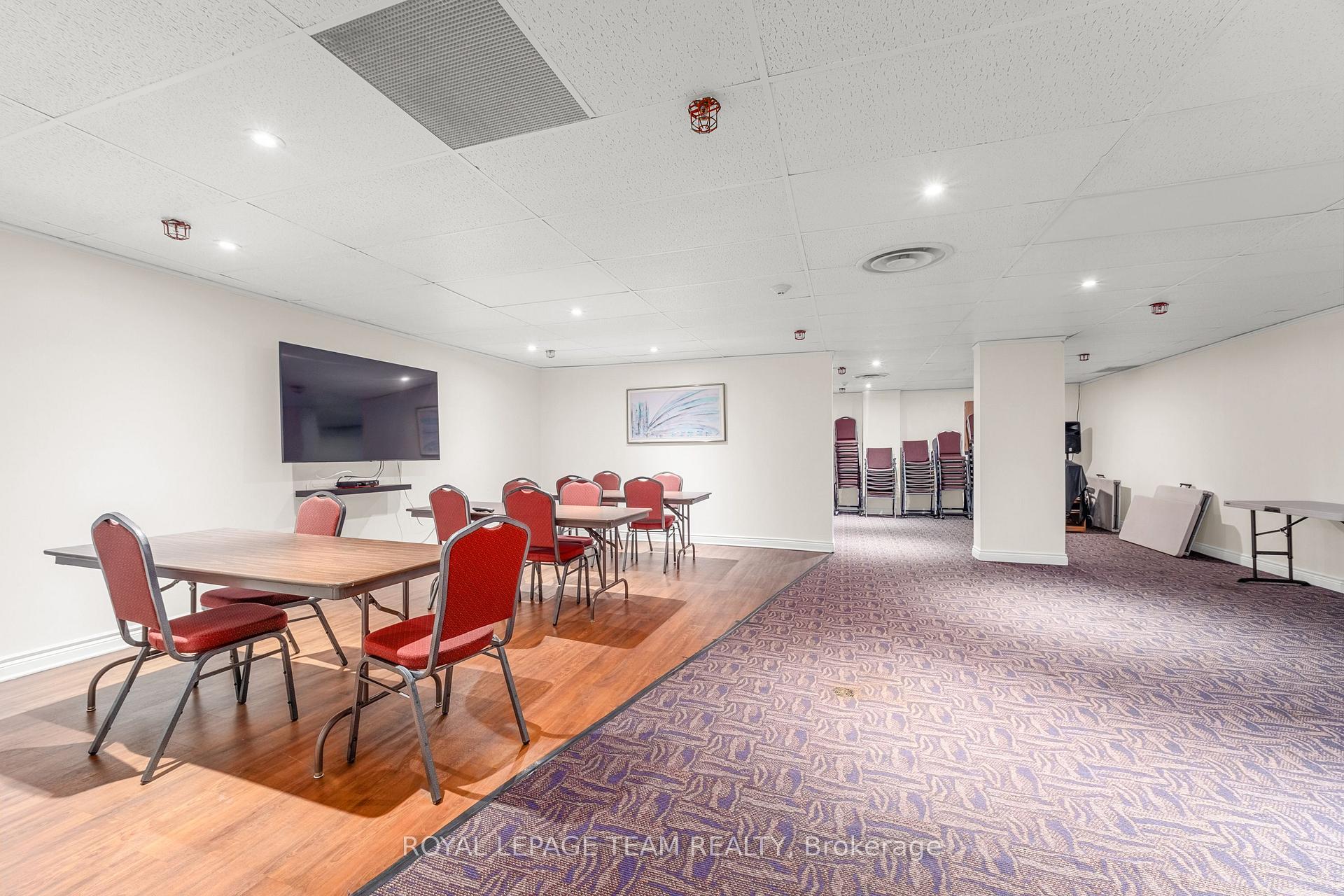 Photo 26 of Unit 1203, 555 Brittany Drive, Ottawa, Viscount Alexander Park — HOMEH