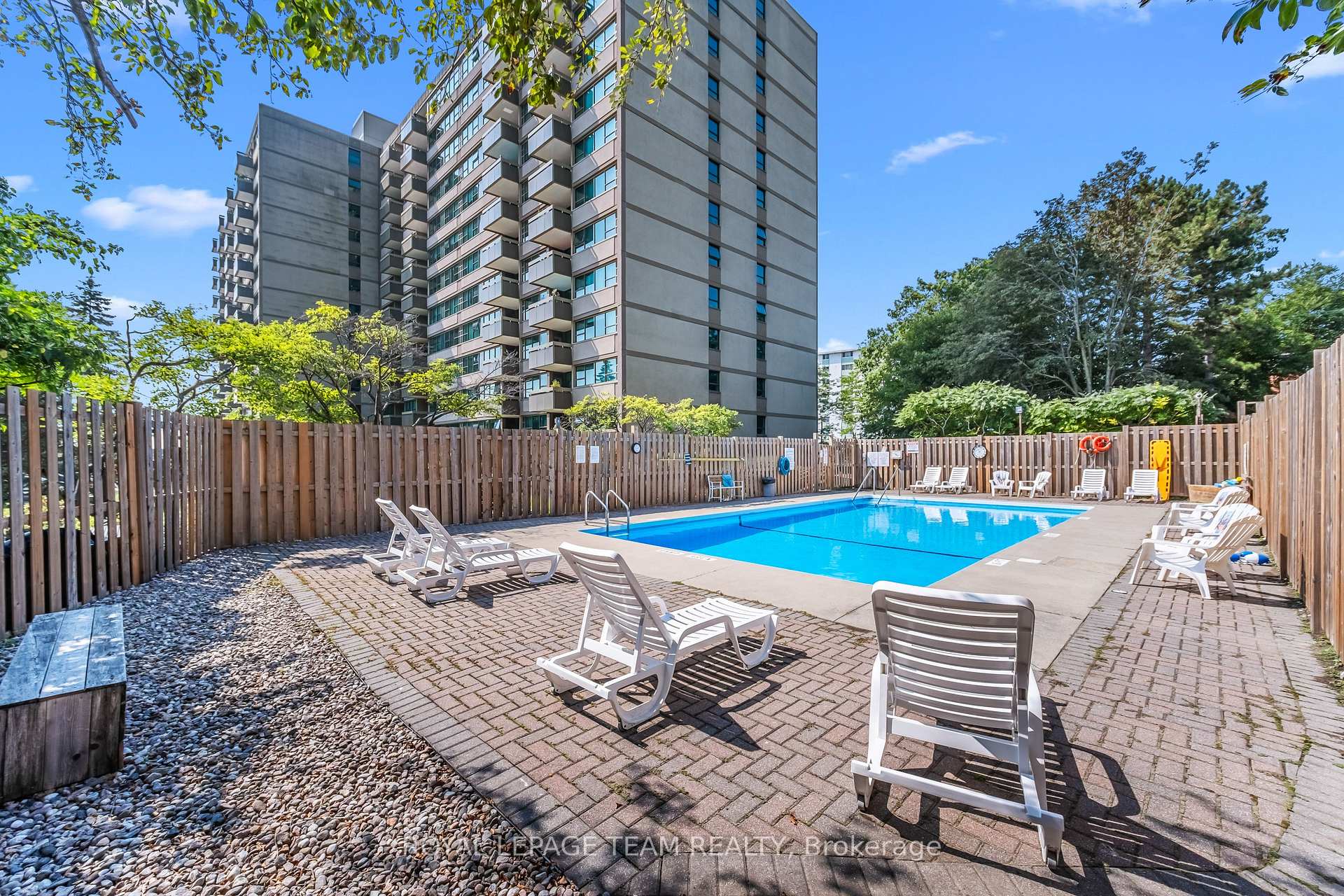 Photo 29 of Unit 1203, 555 Brittany Drive, Ottawa, Viscount Alexander Park — HOMEH