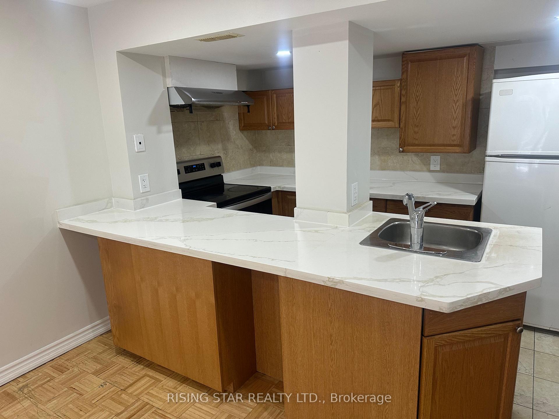 Photo 5 of 31 Harbourtown Crescent, Brampton, Madoc — HOMEH