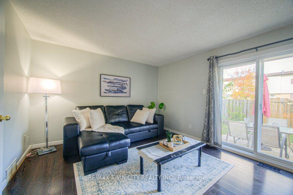 Photo 4 of Unit 10, 211 Veronica Drive, Kitchener — HOMEH