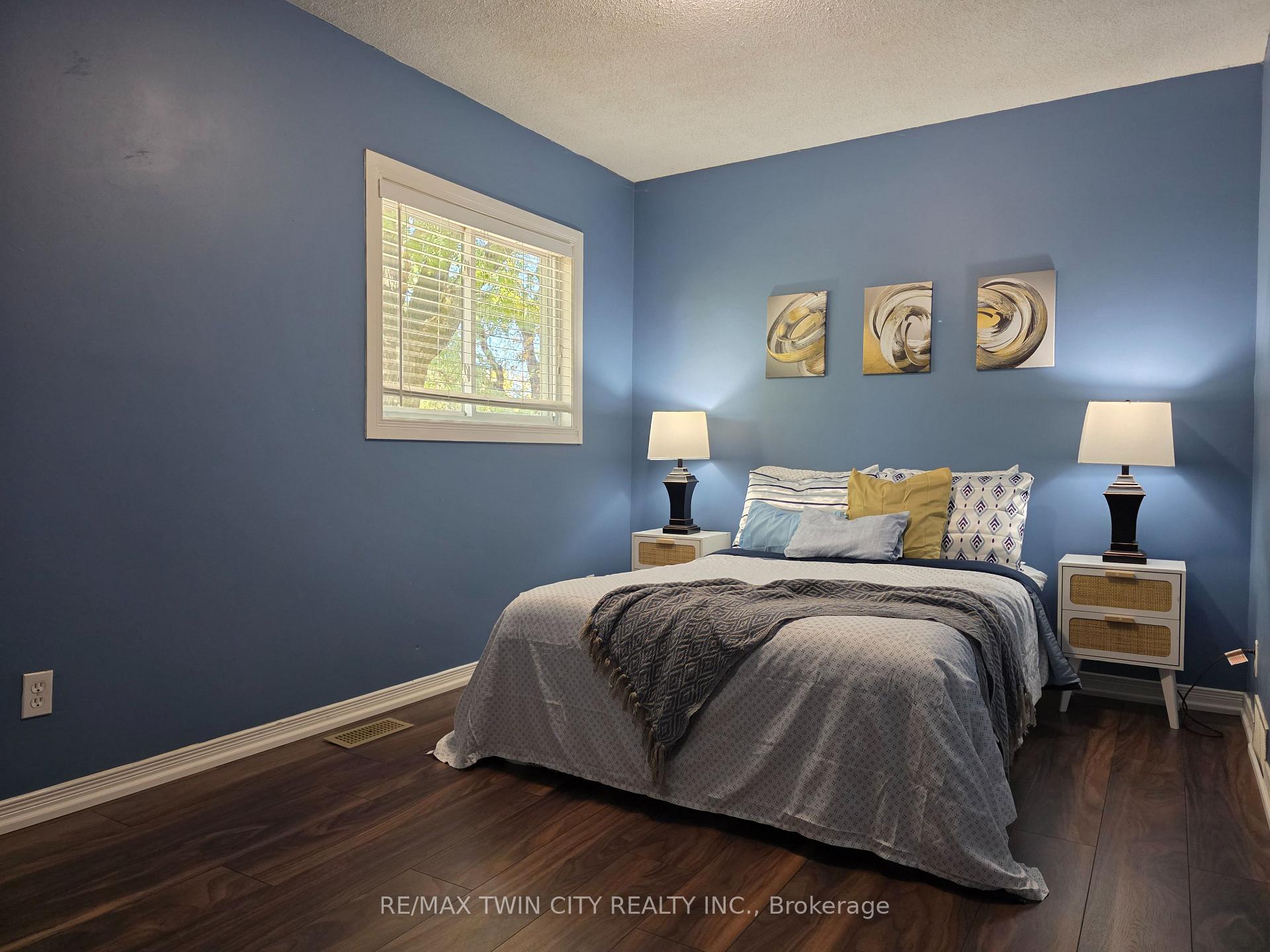 Photo 8 of Unit 10, 211 Veronica Drive, Kitchener — HOMEH