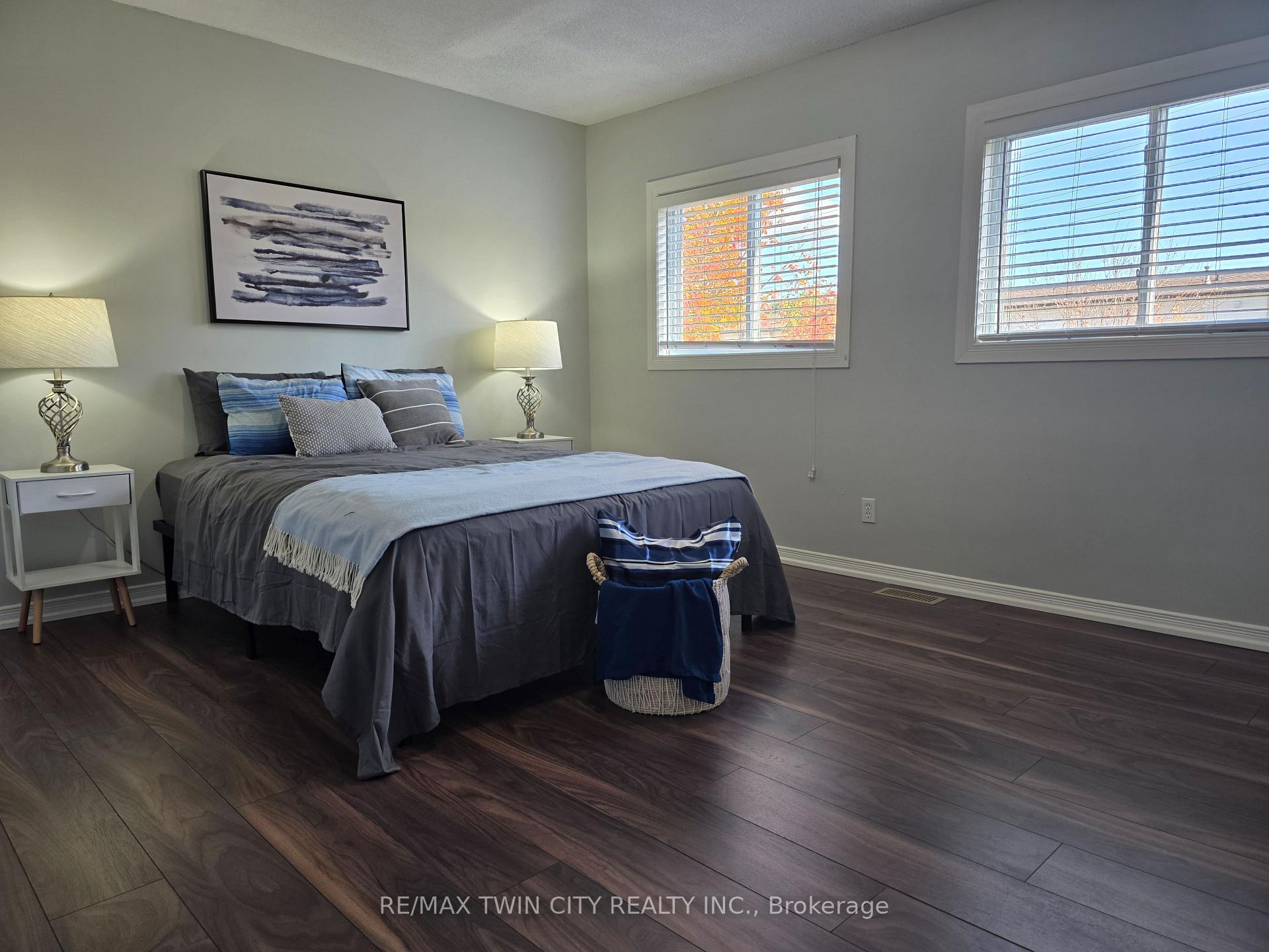 Photo 9 of Unit 10, 211 Veronica Drive, Kitchener — HOMEH
