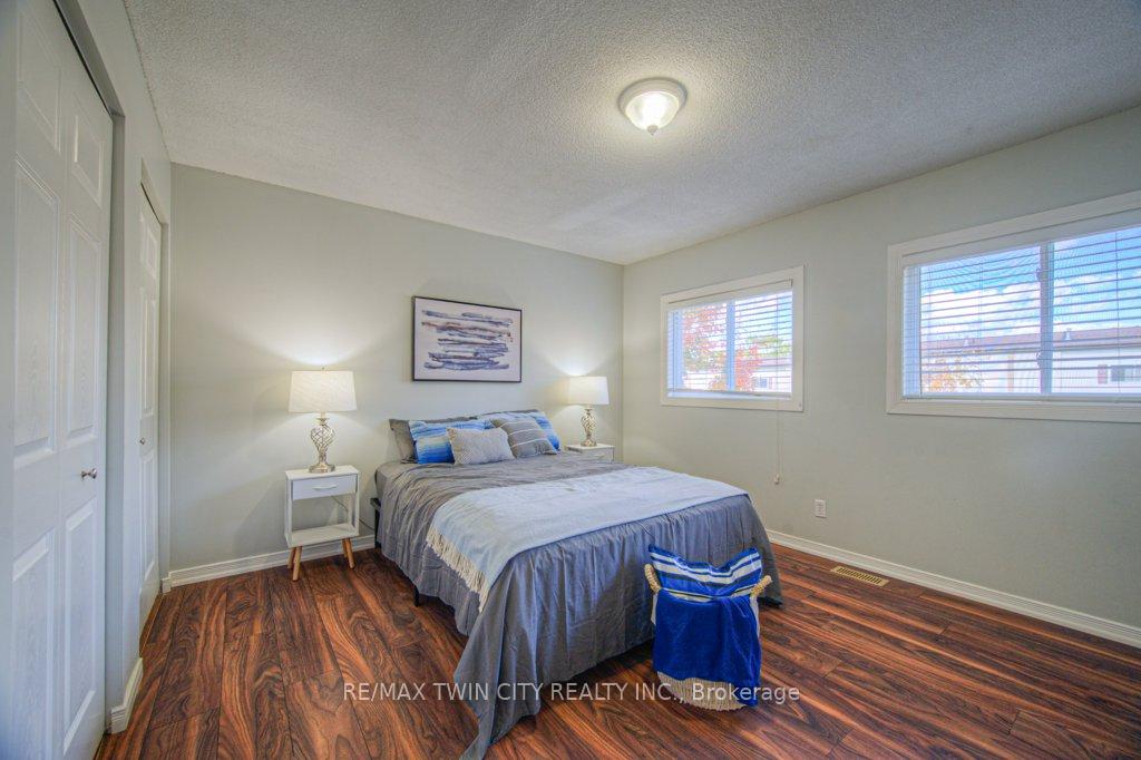Photo 11 of Unit 10, 211 Veronica Drive, Kitchener — HOMEH