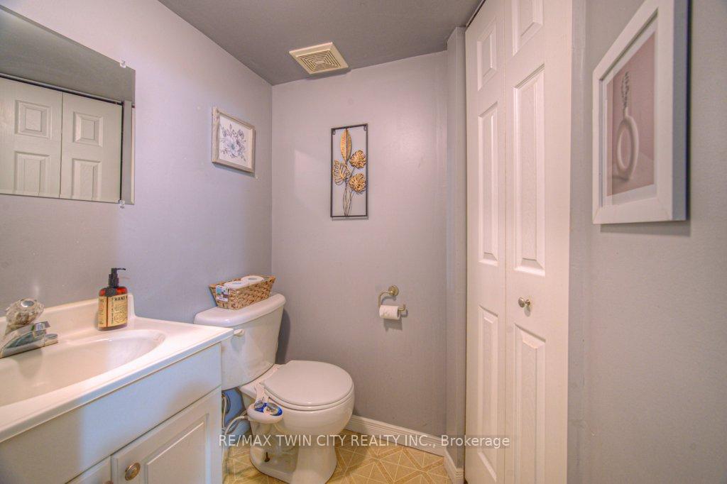 Photo 14 of Unit 10, 211 Veronica Drive, Kitchener — HOMEH