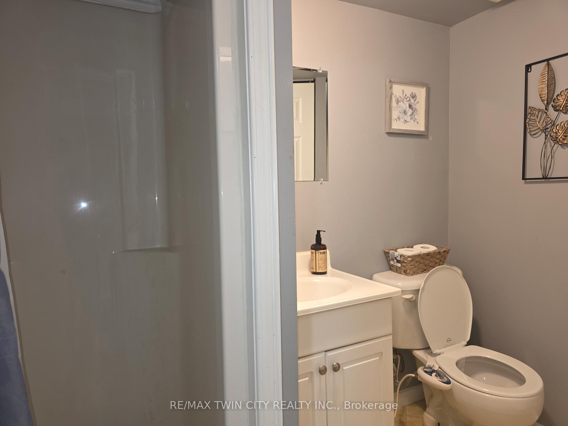 Photo 15 of Unit 10, 211 Veronica Drive, Kitchener — HOMEH