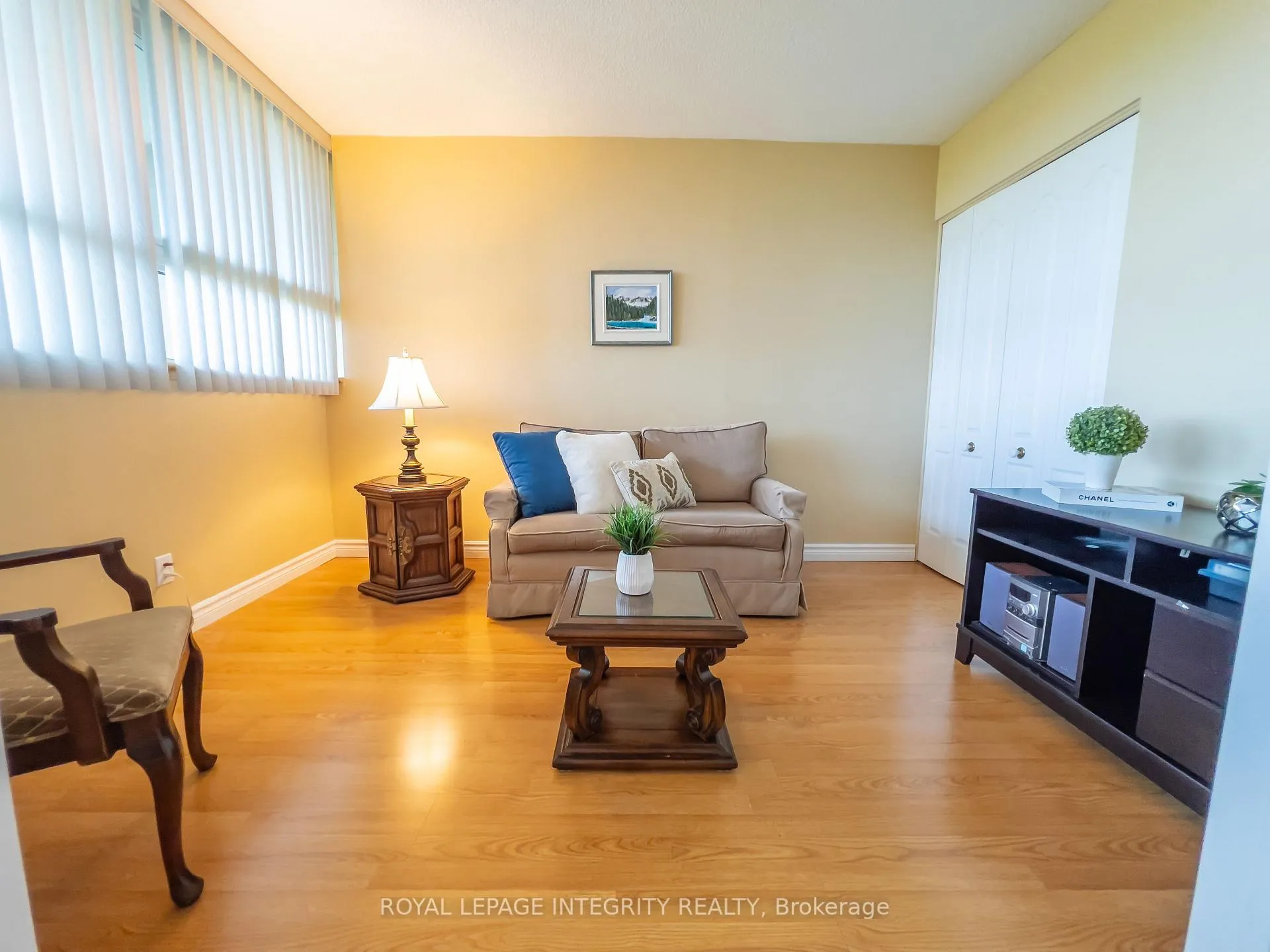 Photo 16 of Unit 1008, 555 Brittany Drive, Ottawa, Viscount Alexander Park — HOMEH