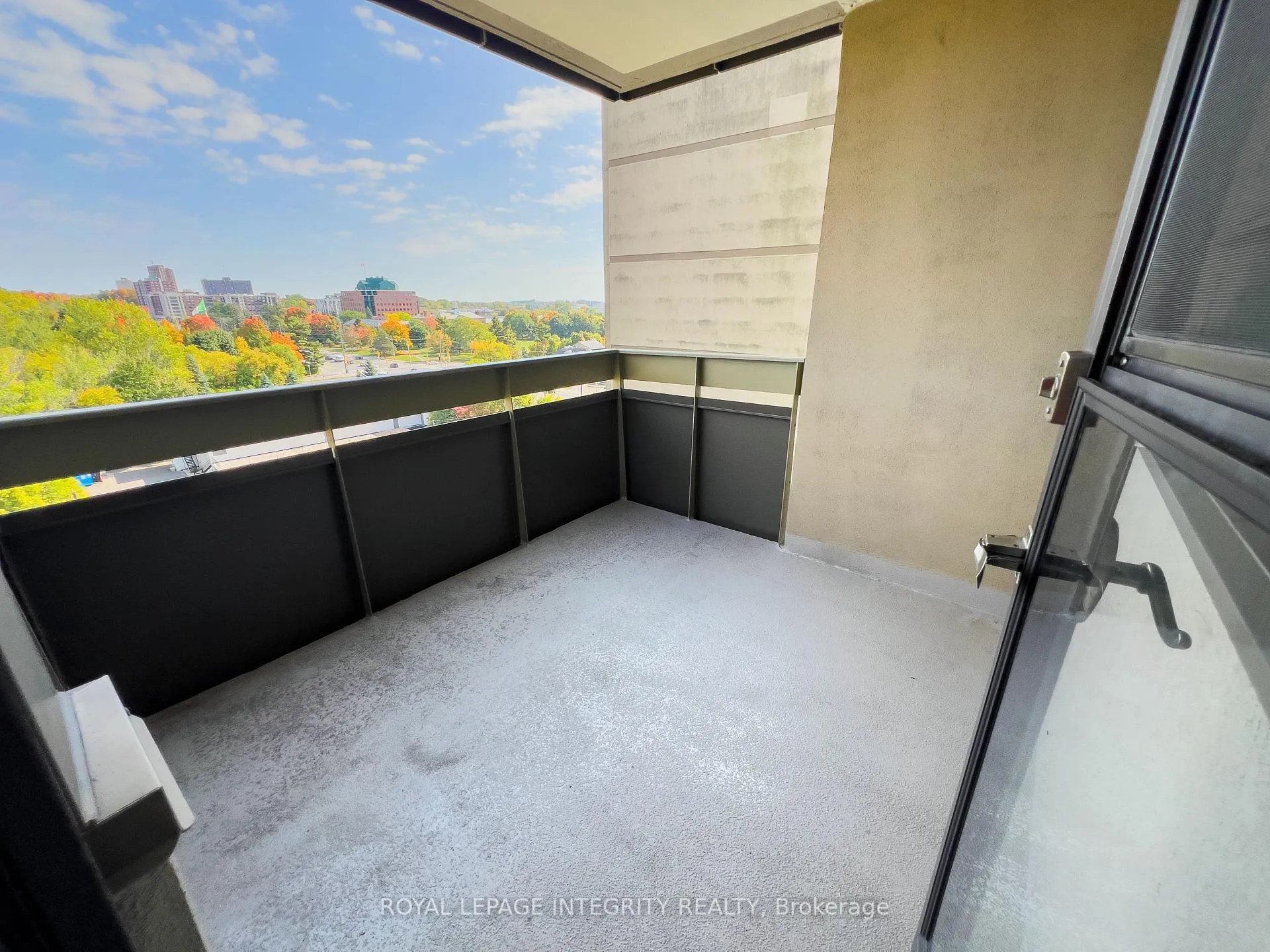Photo 21 of Unit 1008, 555 Brittany Drive, Ottawa, Viscount Alexander Park — HOMEH