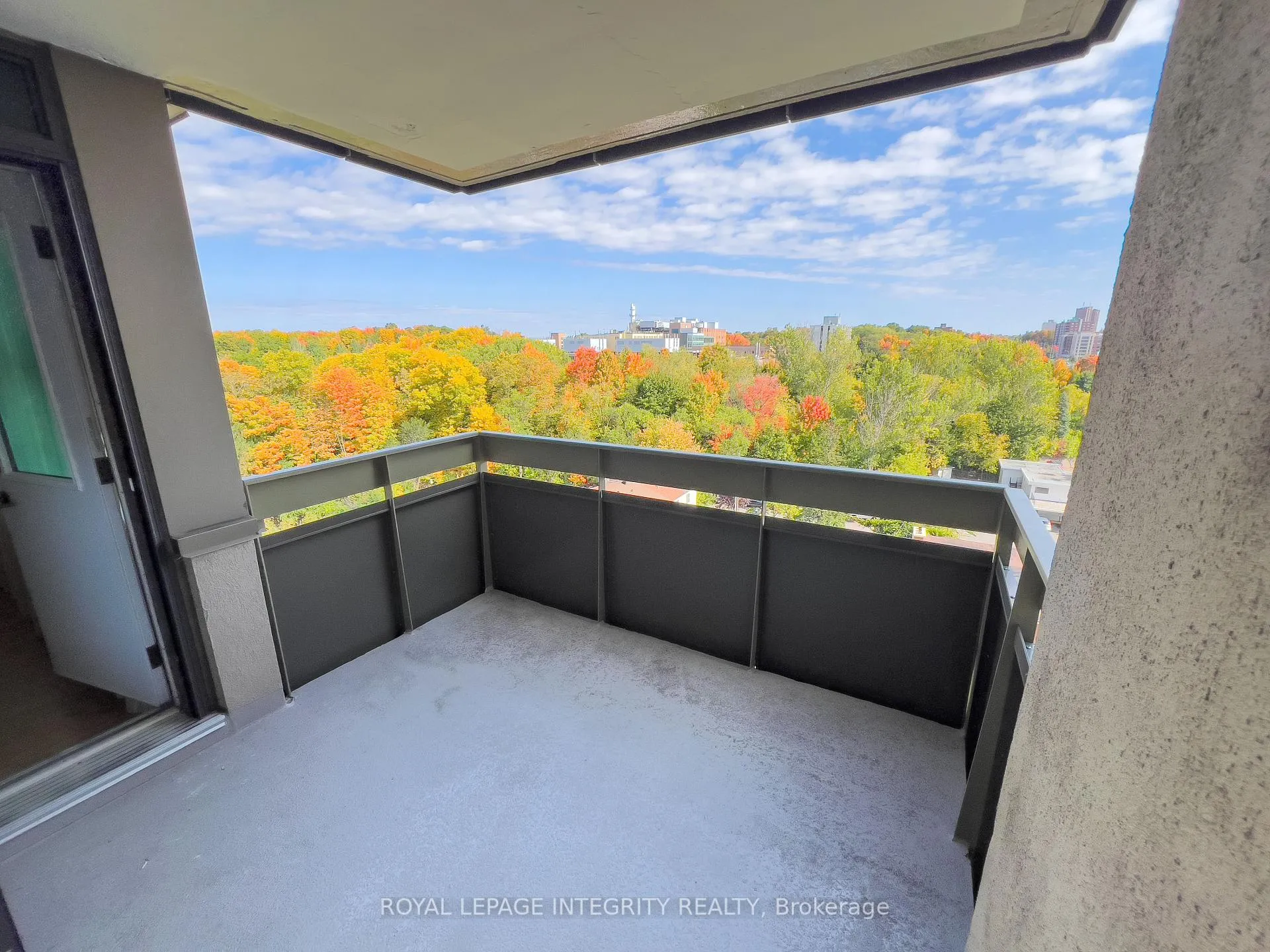 Photo 22 of Unit 1008, 555 Brittany Drive, Ottawa, Viscount Alexander Park — HOMEH