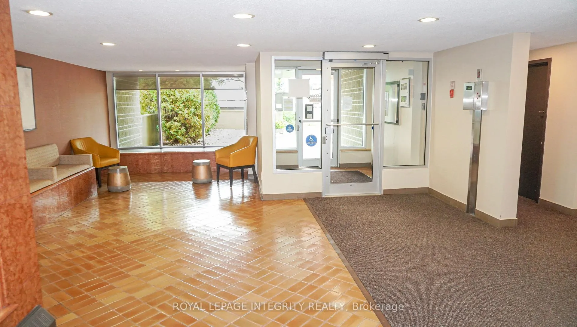 Photo 28 of Unit 1008, 555 Brittany Drive, Ottawa, Viscount Alexander Park — HOMEH