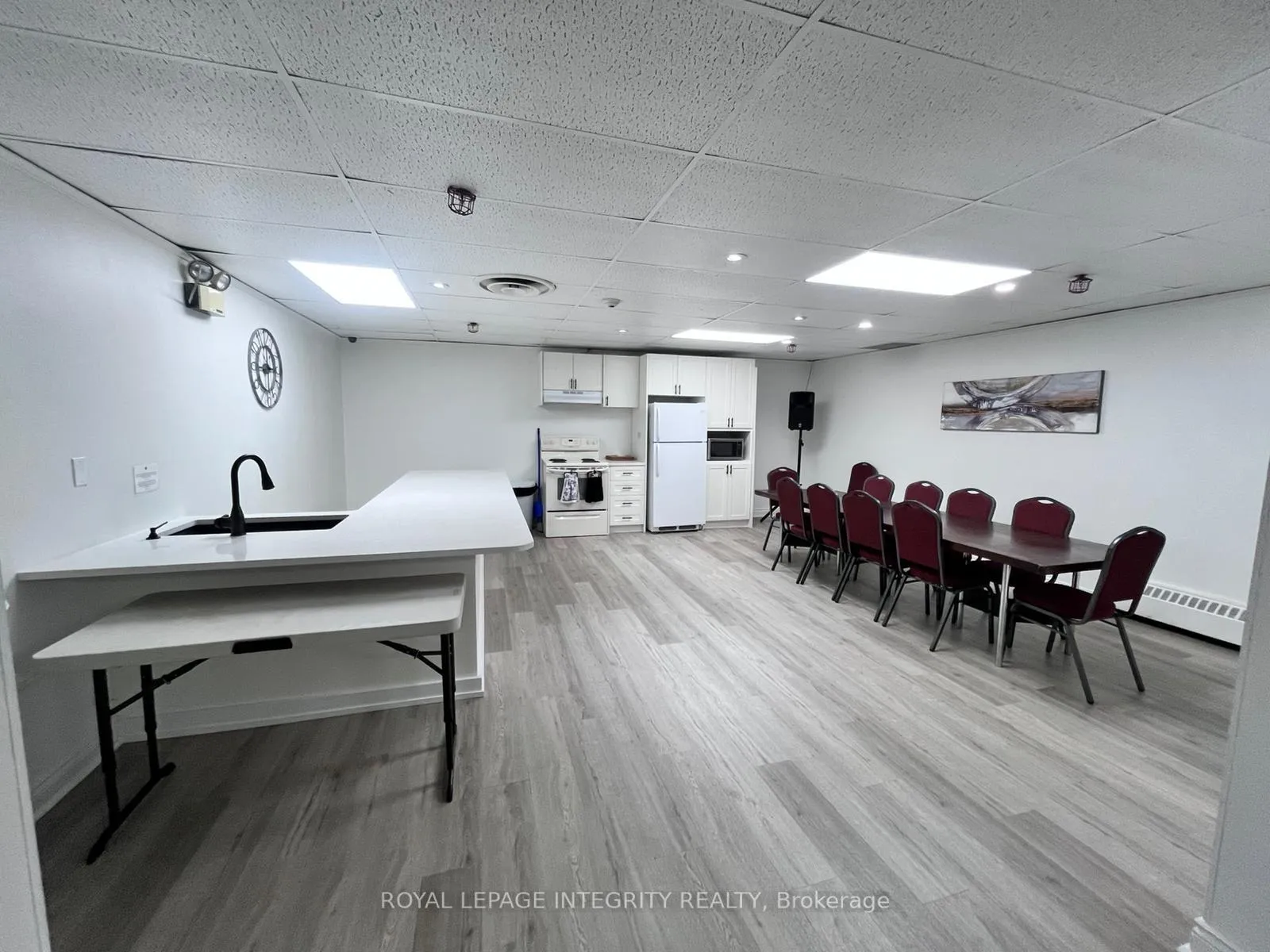 Photo 35 of Unit 1008, 555 Brittany Drive, Ottawa, Viscount Alexander Park — HOMEH