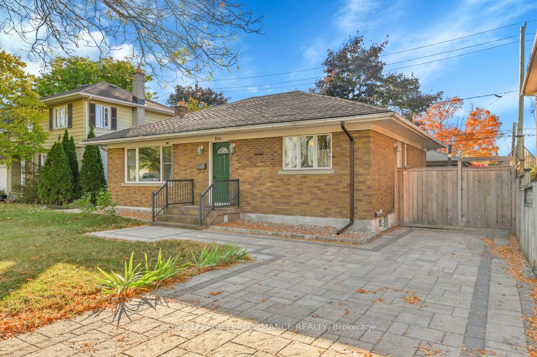 Front of 934 Smyth Road