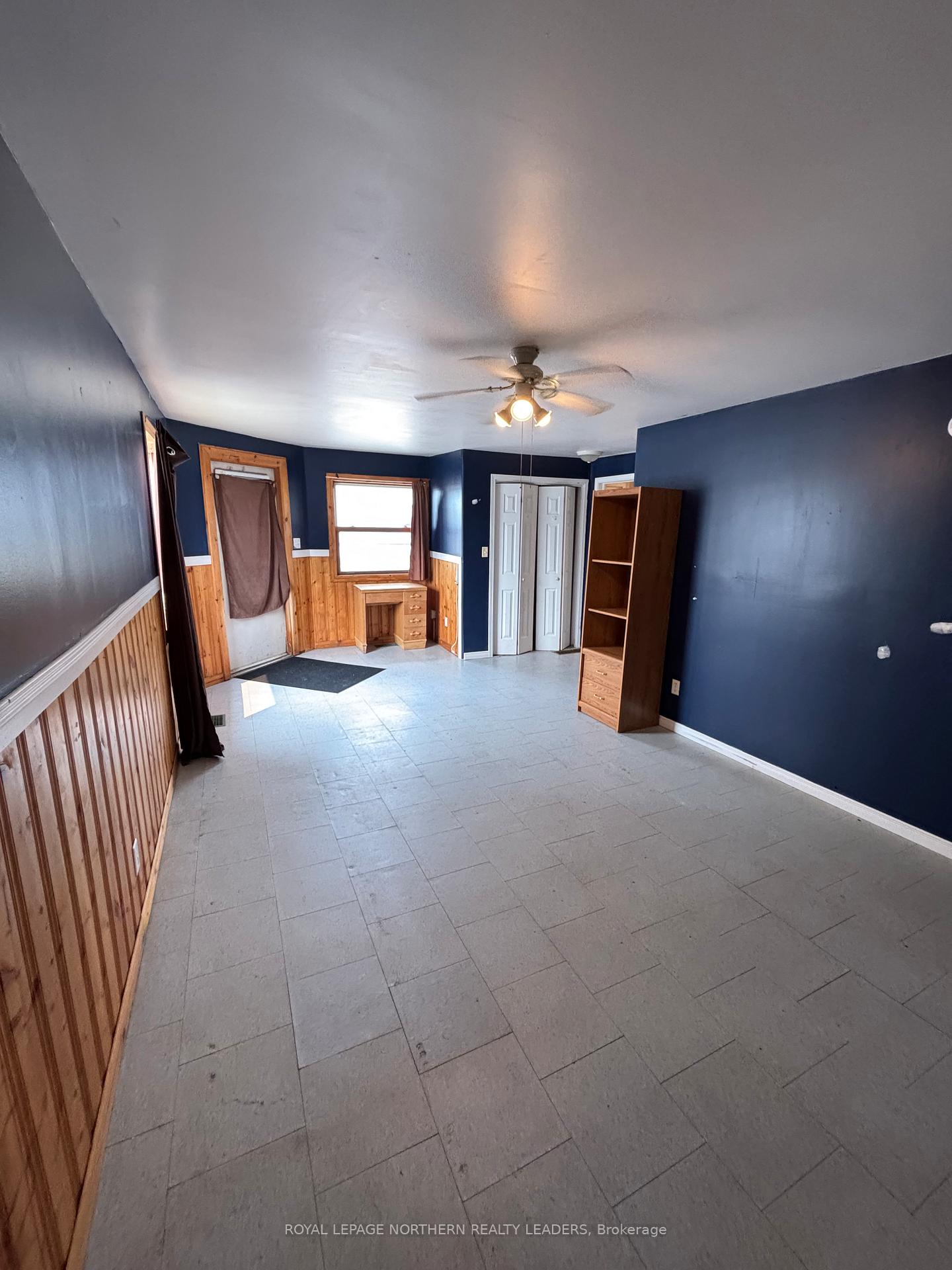 Photo 12 of 320 Ninth Avenue, Cochrane — HOMEH