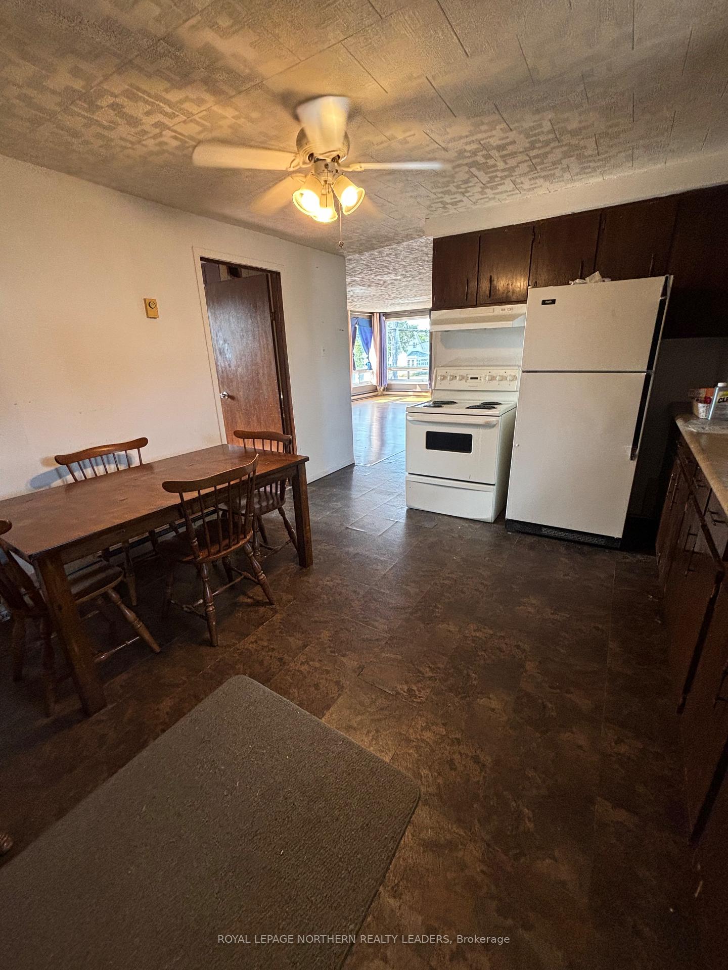 Photo 28 of 320 Ninth Avenue, Cochrane — HOMEH