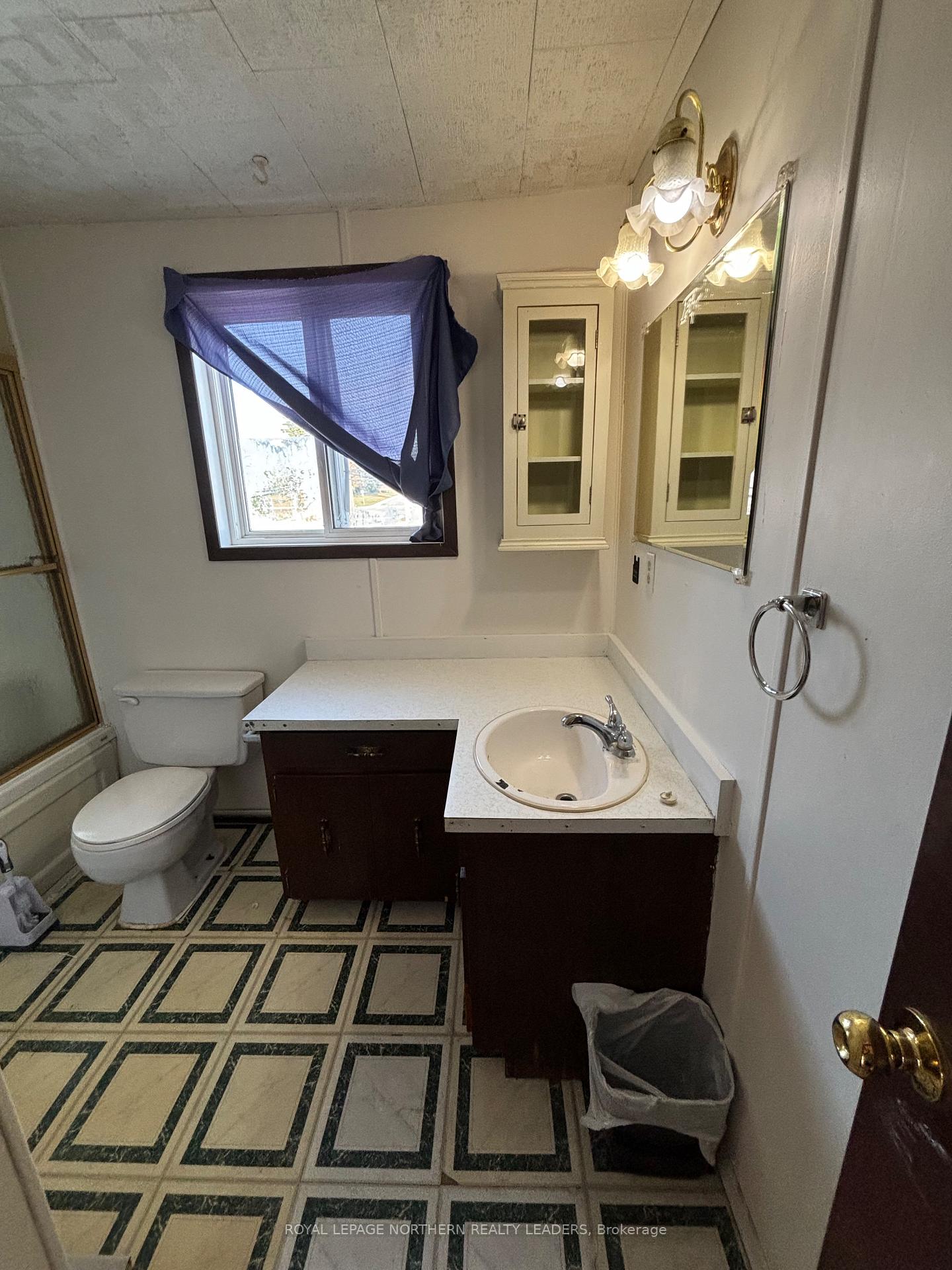 Photo 34 of 320 Ninth Avenue, Cochrane — HOMEH