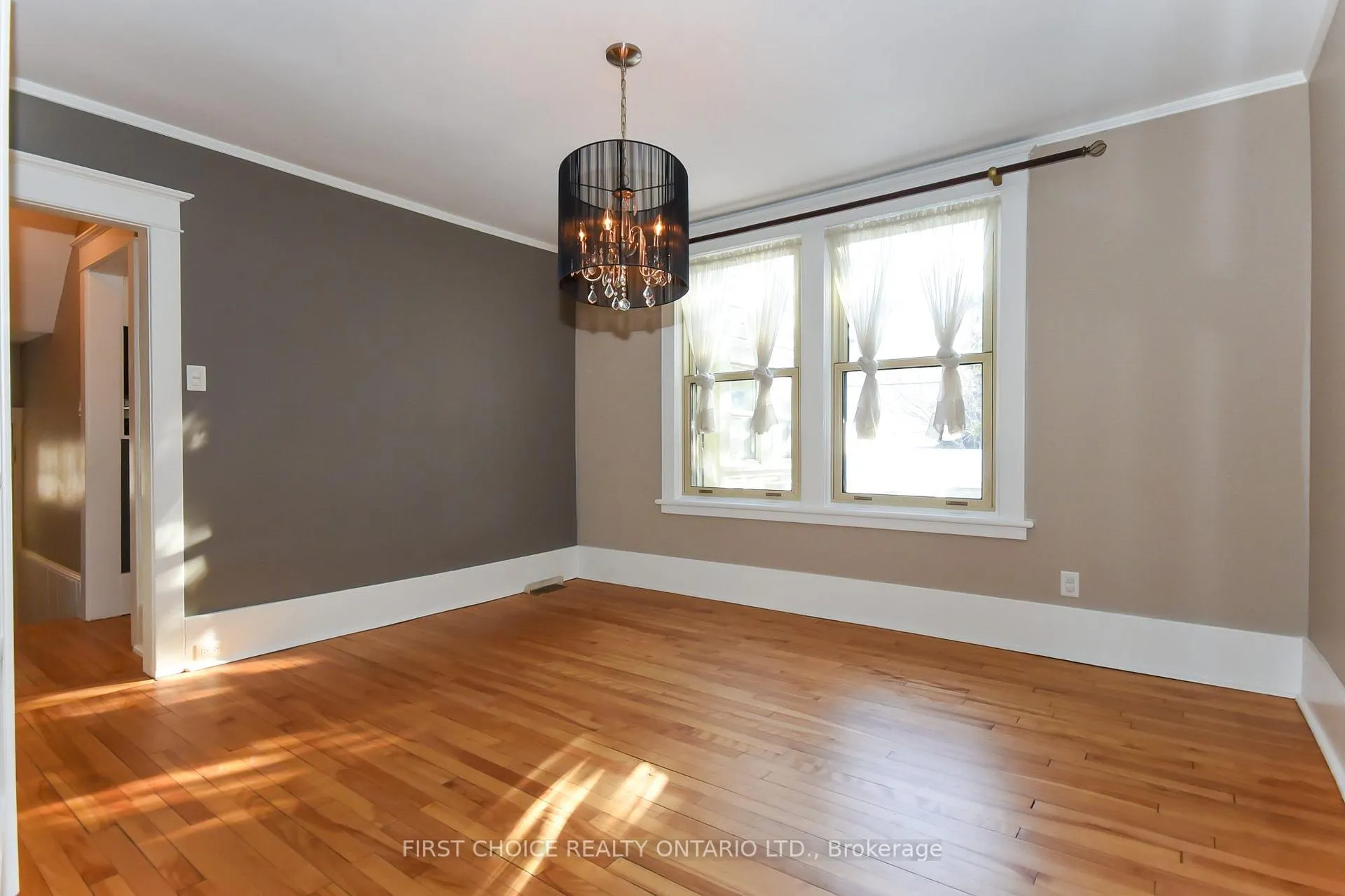 Photo 12 of 142 Broadway Avenue, Ottawa, Glebe — HOMEH