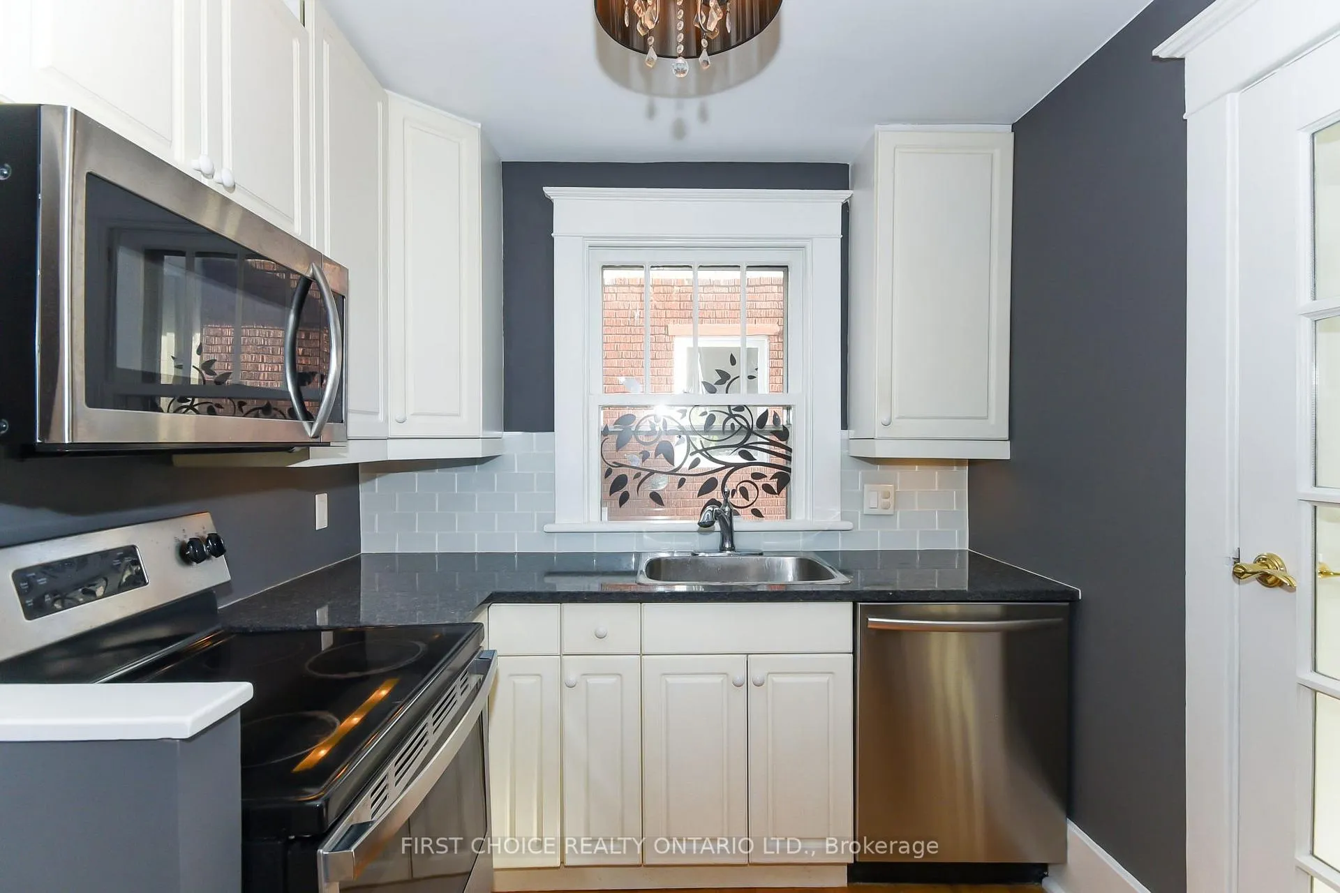 Photo 17 of 142 Broadway Avenue, Ottawa, Glebe — HOMEH