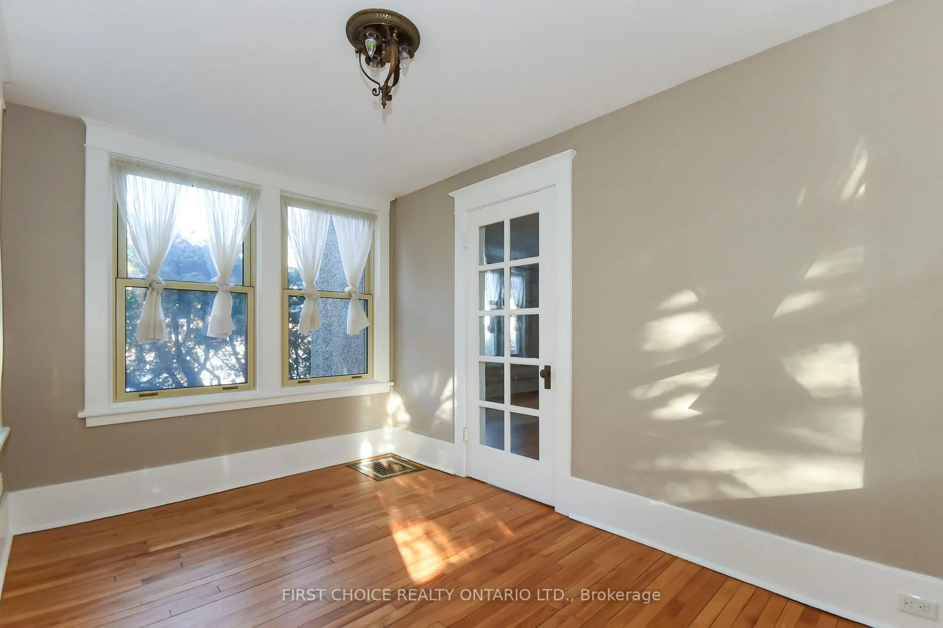 Photo 35 of 142 Broadway Avenue, Ottawa, Glebe — HOMEH