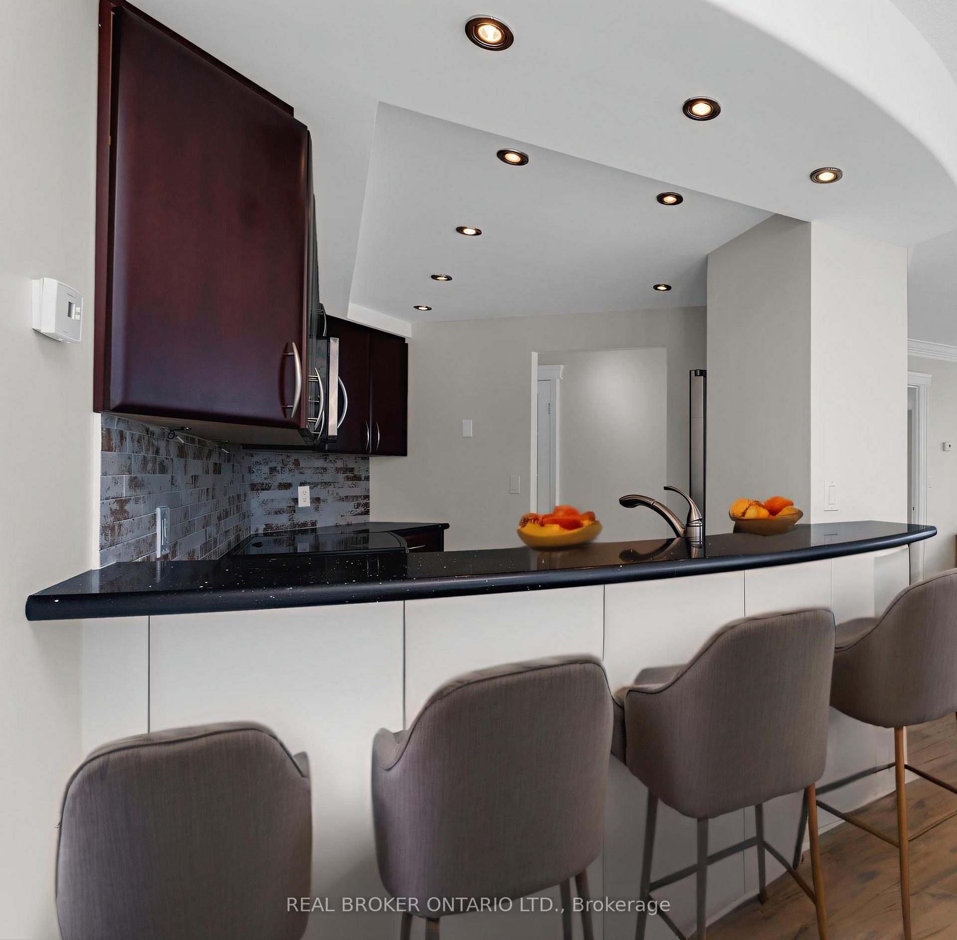 Photo 6 of Unit 1206, 150 Dunlop Street E, Barrie, City Centre — HOMEH
