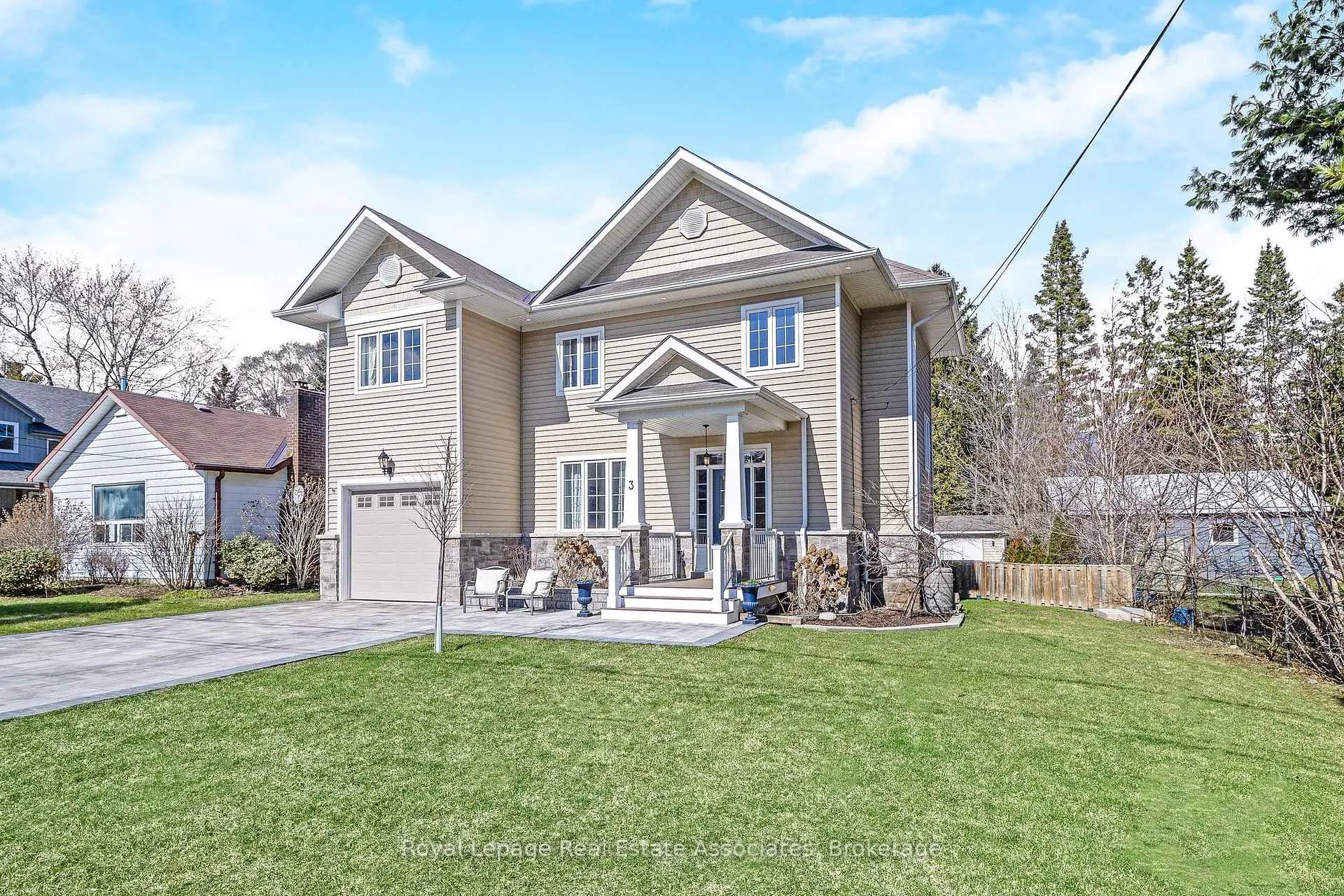 Photo 1 of 3 Beaver Street, Halton Hills, Glen Williams — HOMEH