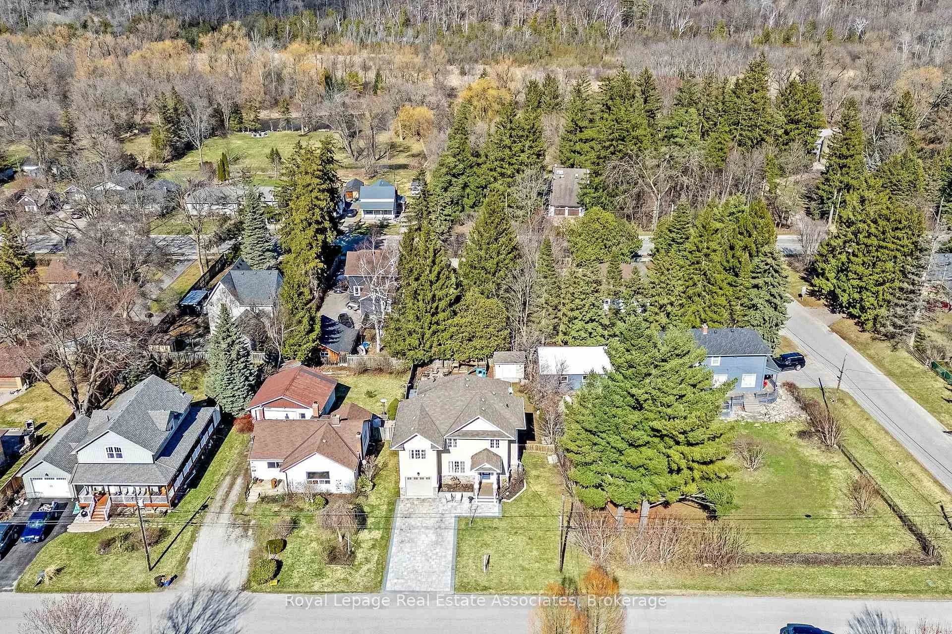 Photo 2 of 3 Beaver Street, Halton Hills, Glen Williams — HOMEH