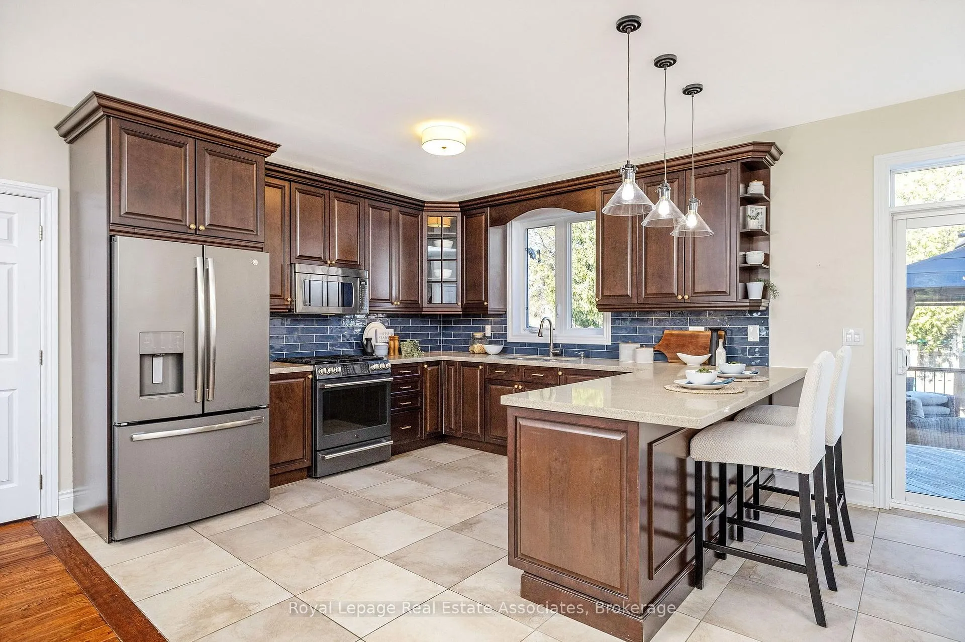 Photo 10 of 3 Beaver Street, Halton Hills, Glen Williams — HOMEH