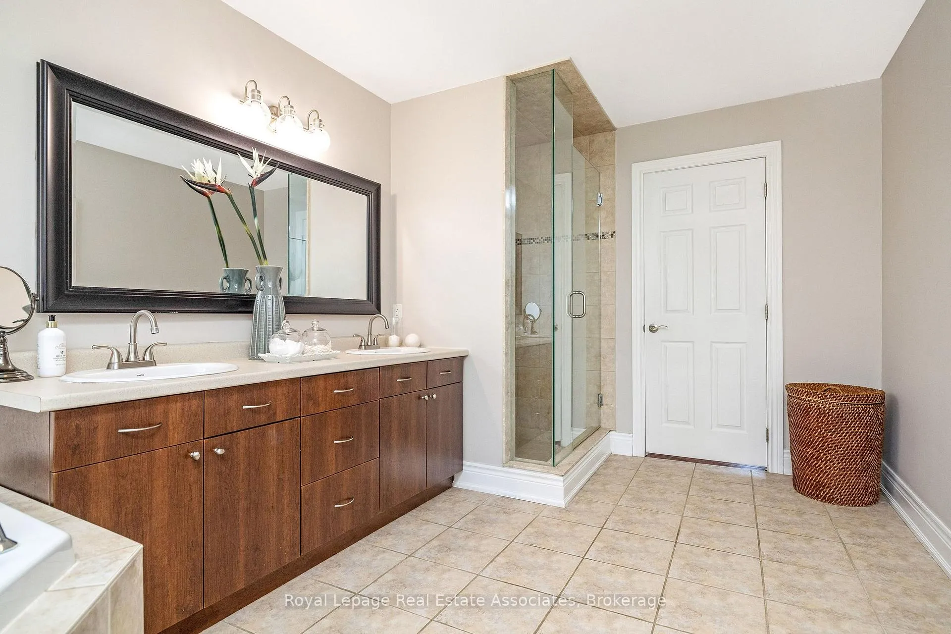 Photo 25 of 3 Beaver Street, Halton Hills, Glen Williams — HOMEH