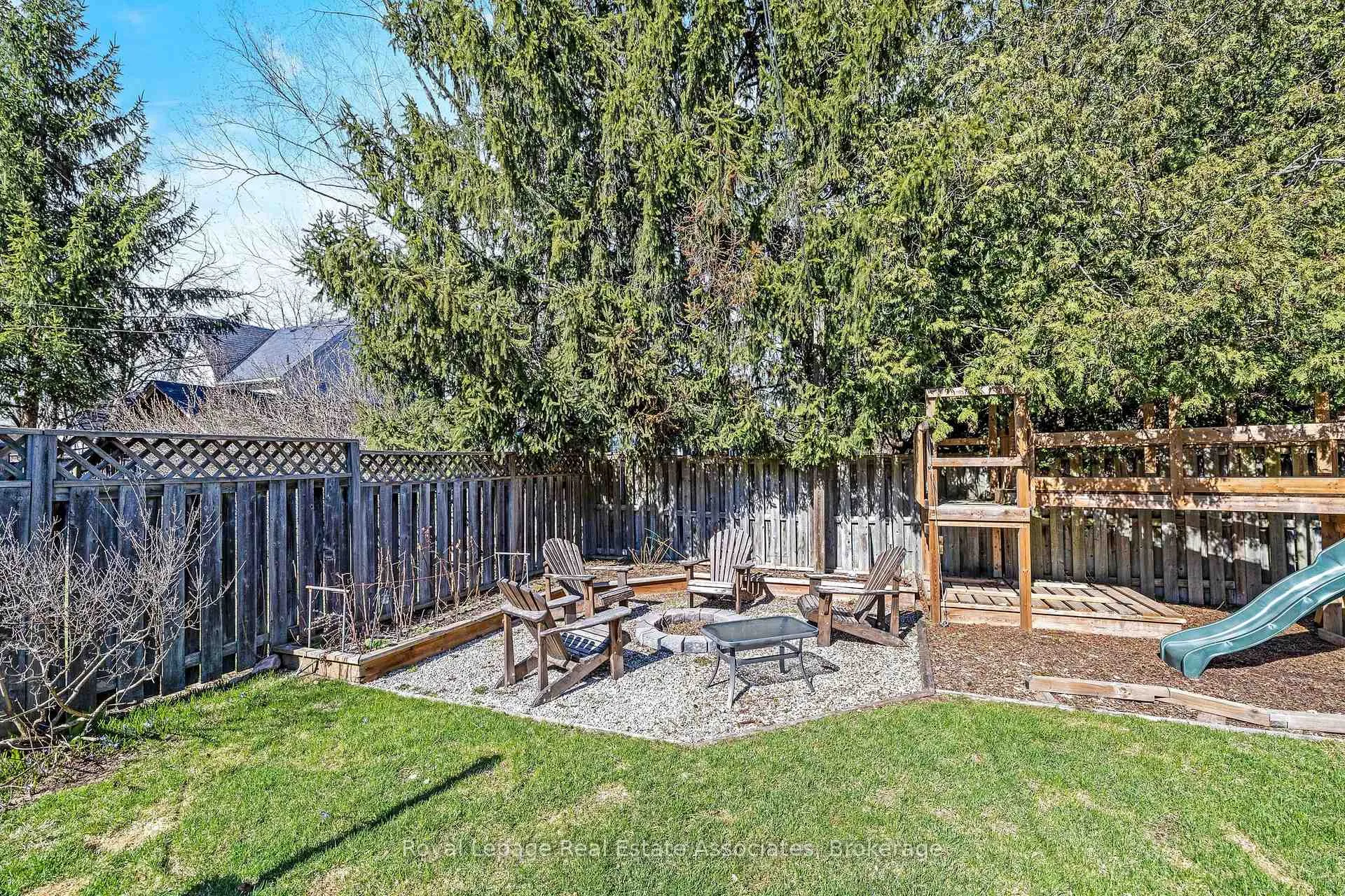 Photo 37 of 3 Beaver Street, Halton Hills, Glen Williams — HOMEH