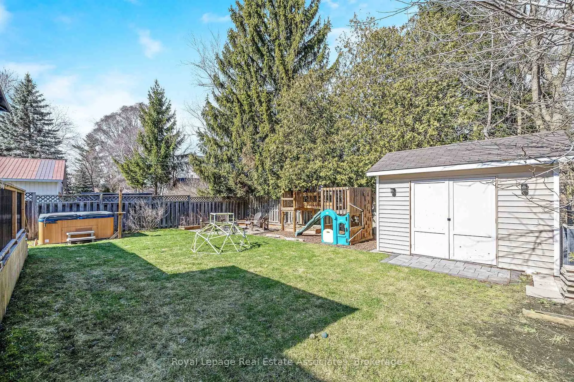 Photo 38 of 3 Beaver Street, Halton Hills, Glen Williams — HOMEH
