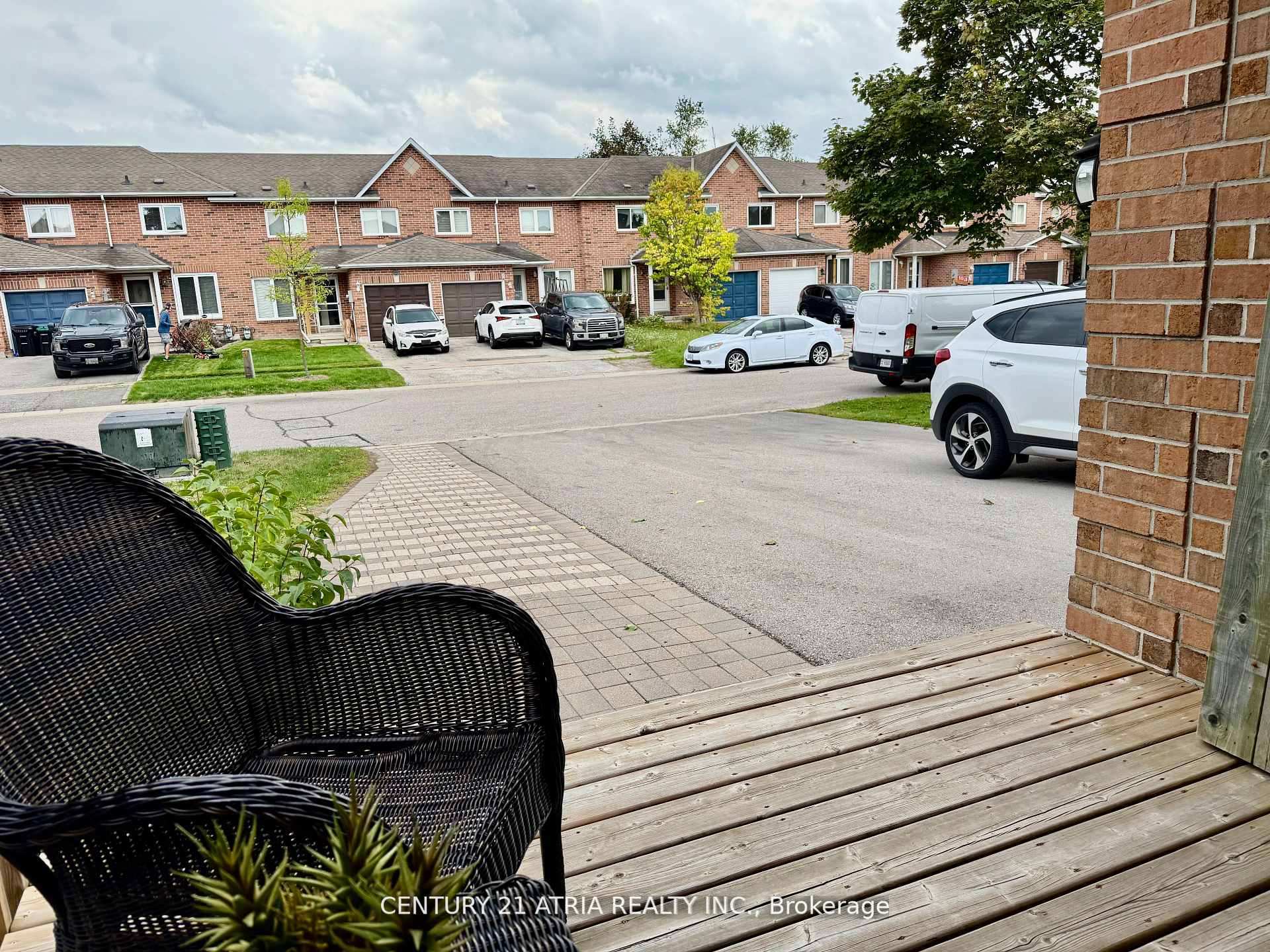 Photo 4 of 12 Lyfytt Crescent, Barrie, West Bayfield — HOMEH