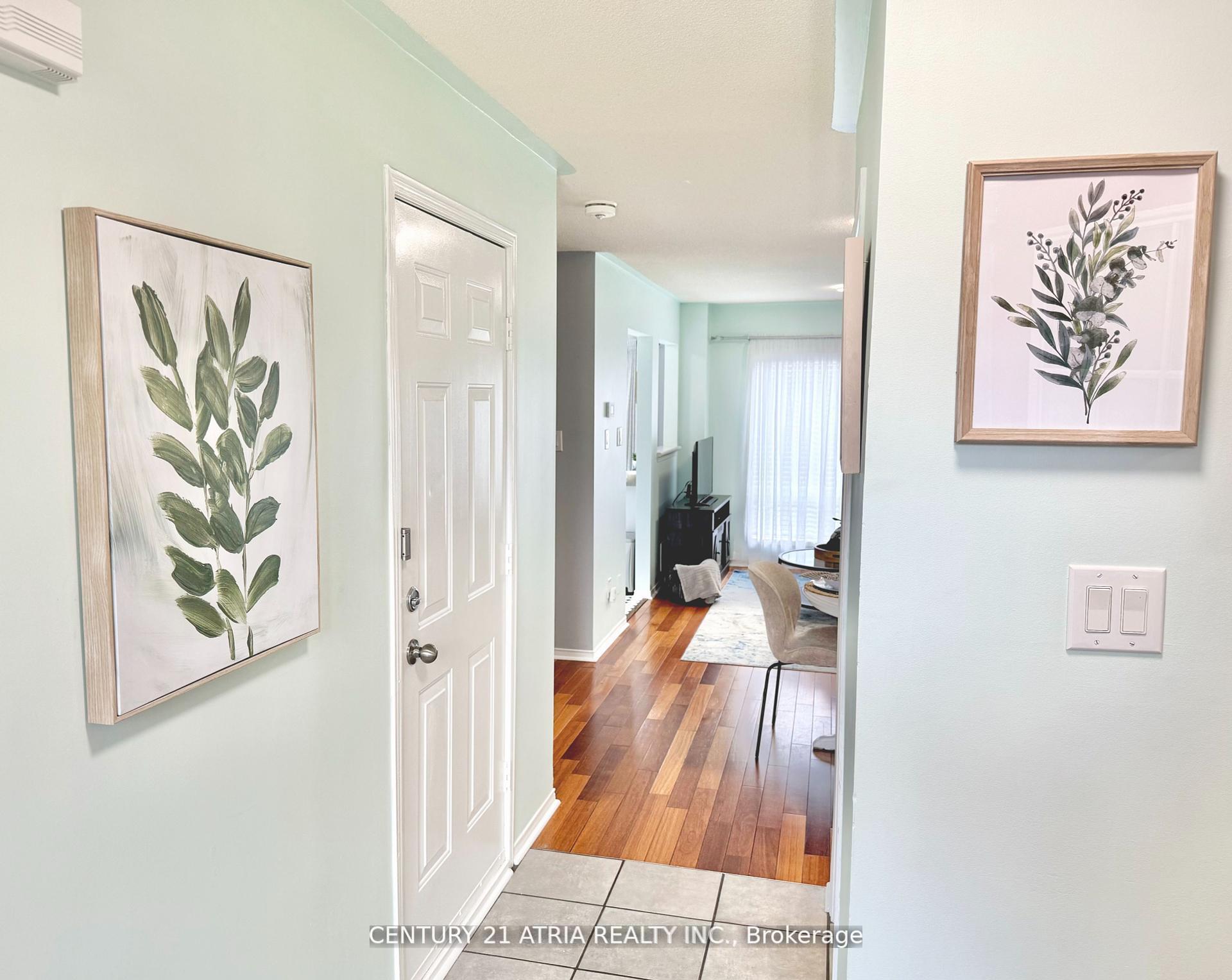 Photo 3 of 12 Lyfytt Crescent, Barrie, West Bayfield — HOMEH
